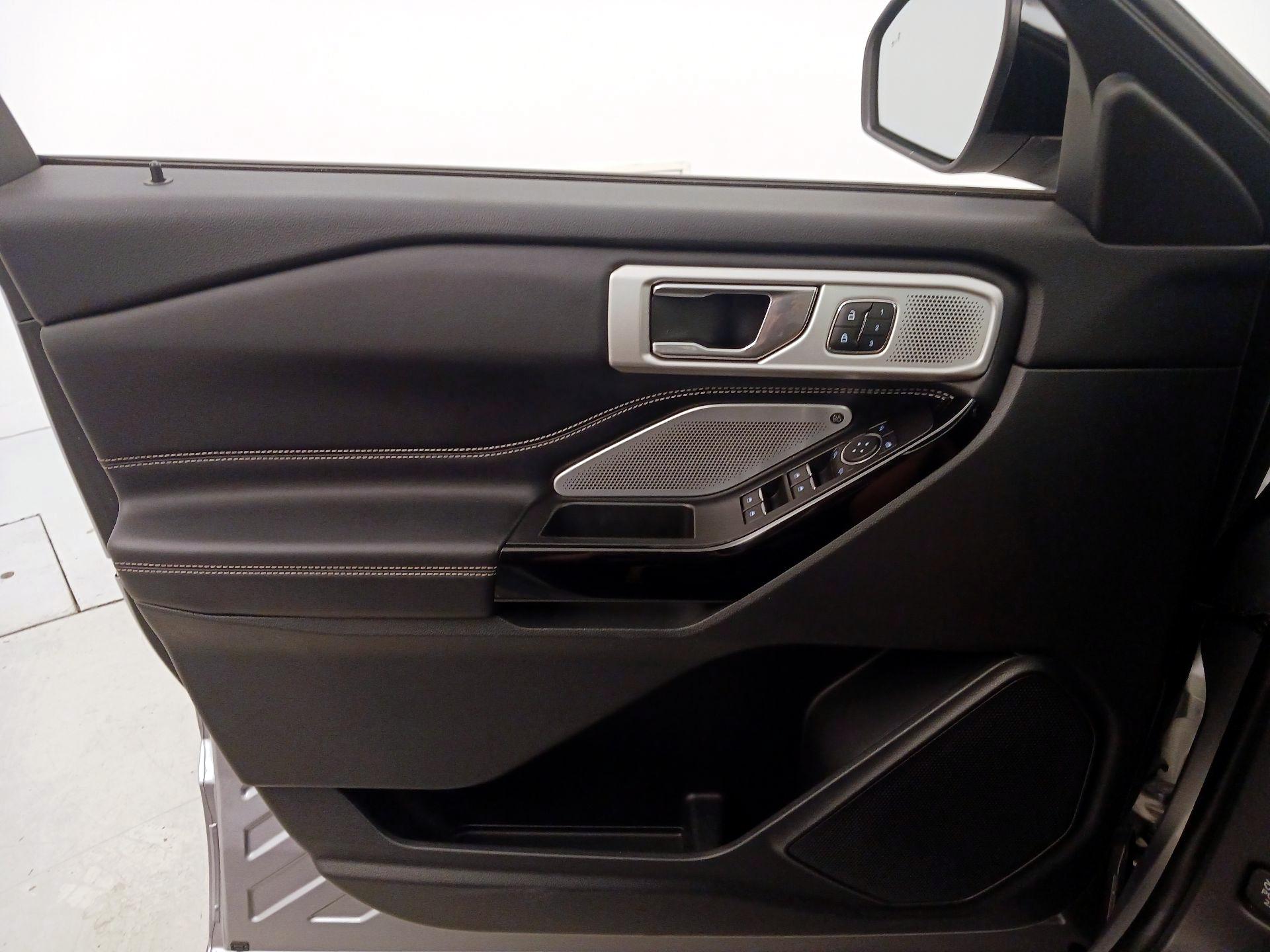 Thumbnail: 2021 Ford Explorer - 12