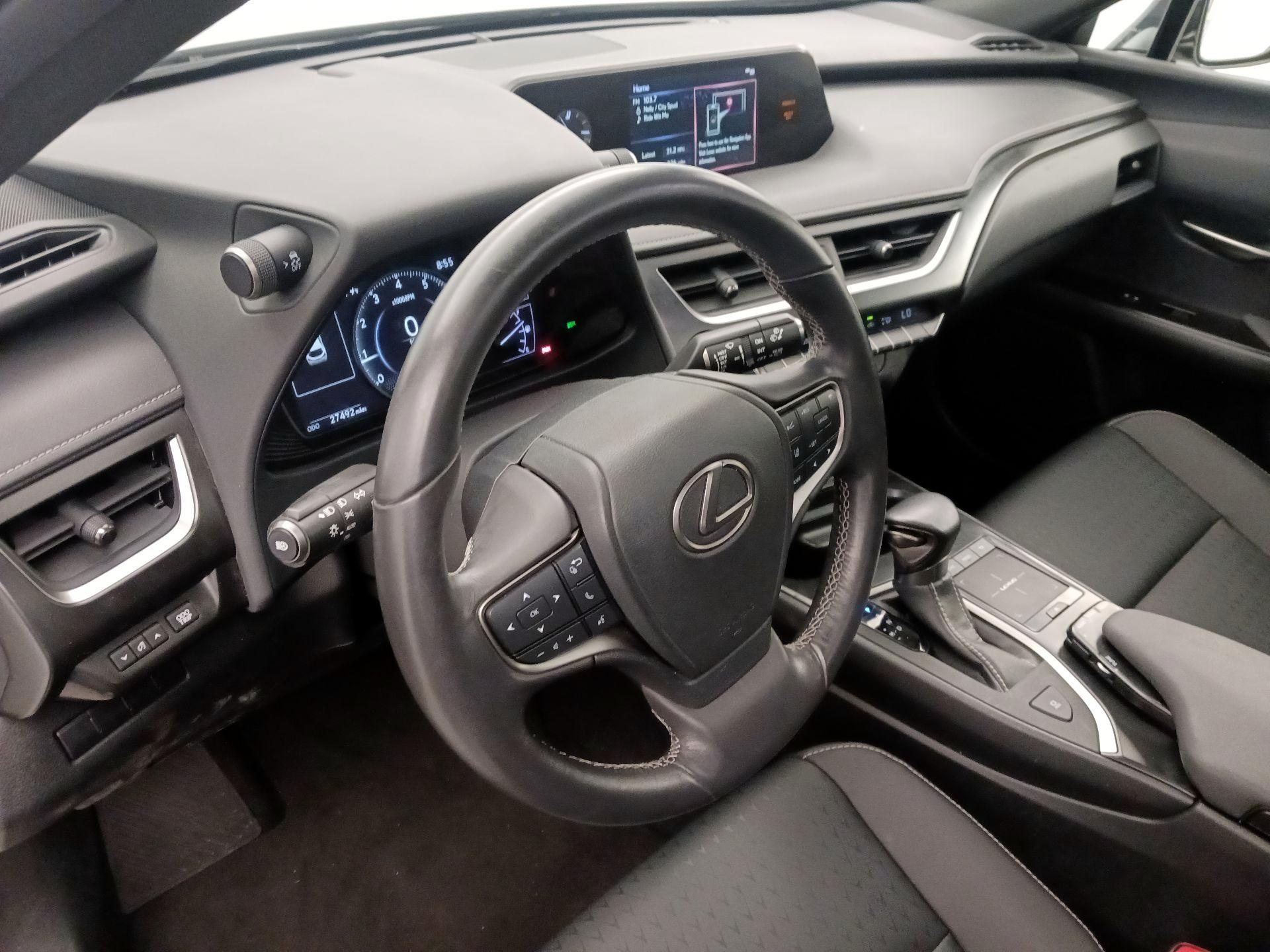 Thumbnail: 2019 Lexus UX - 9