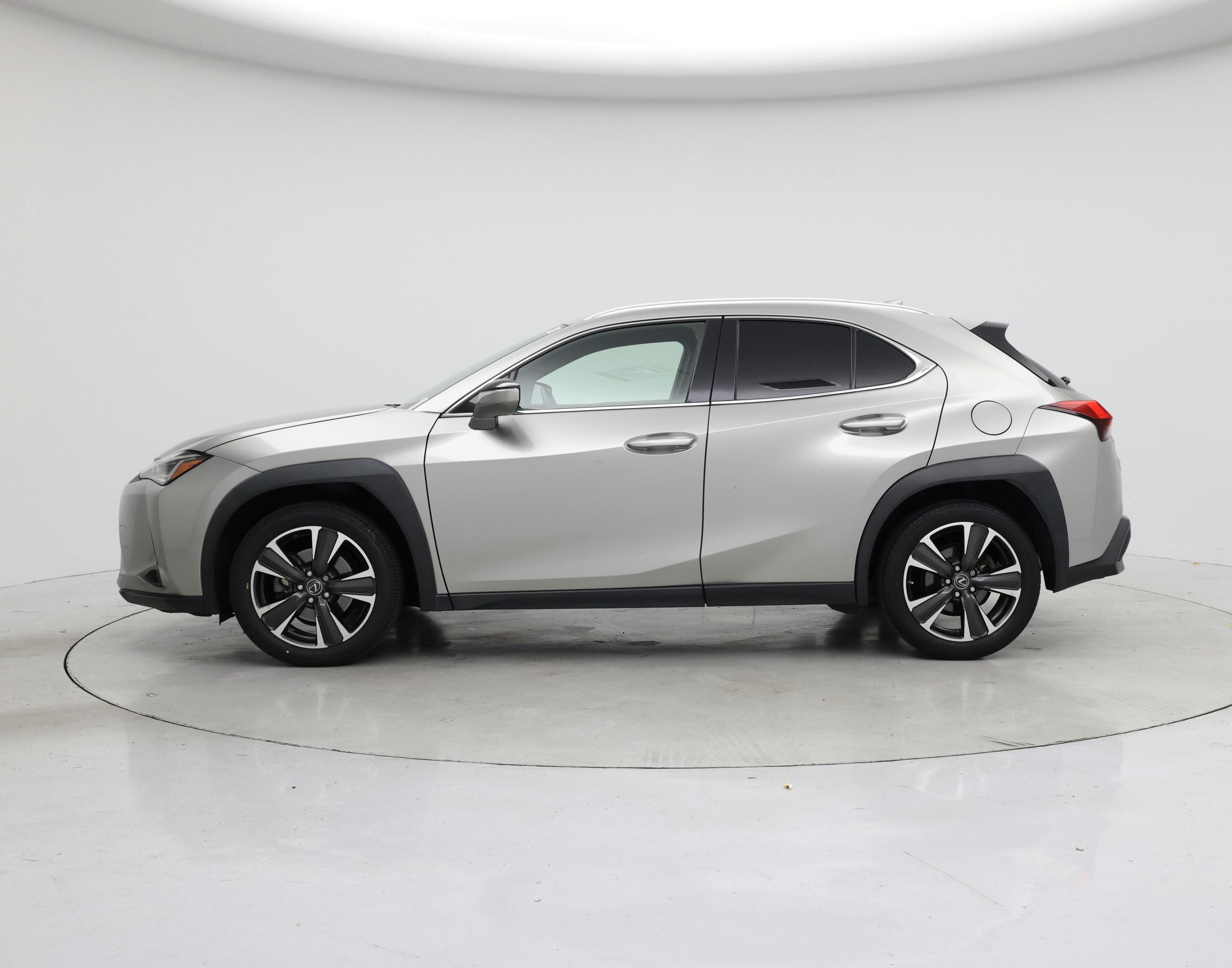 Thumbnail: 2019 Lexus UX - 3