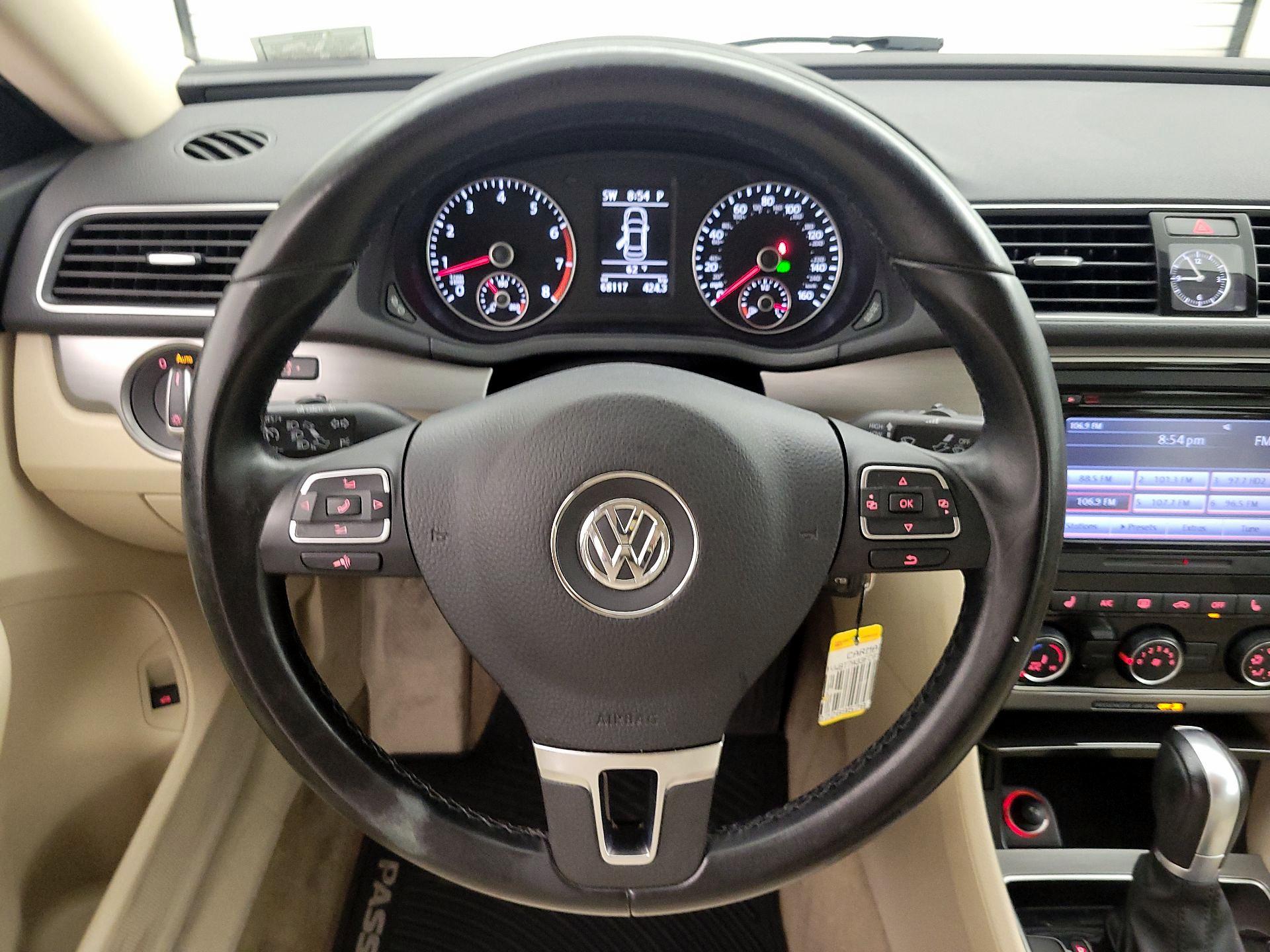 Thumbnail: 2015 Volkswagen Passat - 10