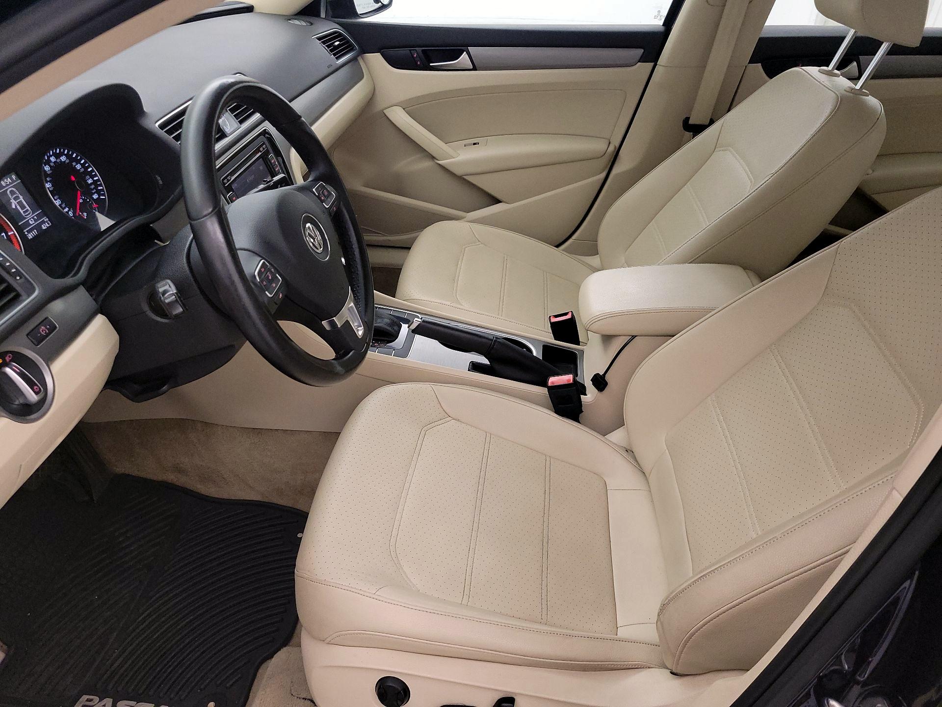 Thumbnail: 2015 Volkswagen Passat - 11