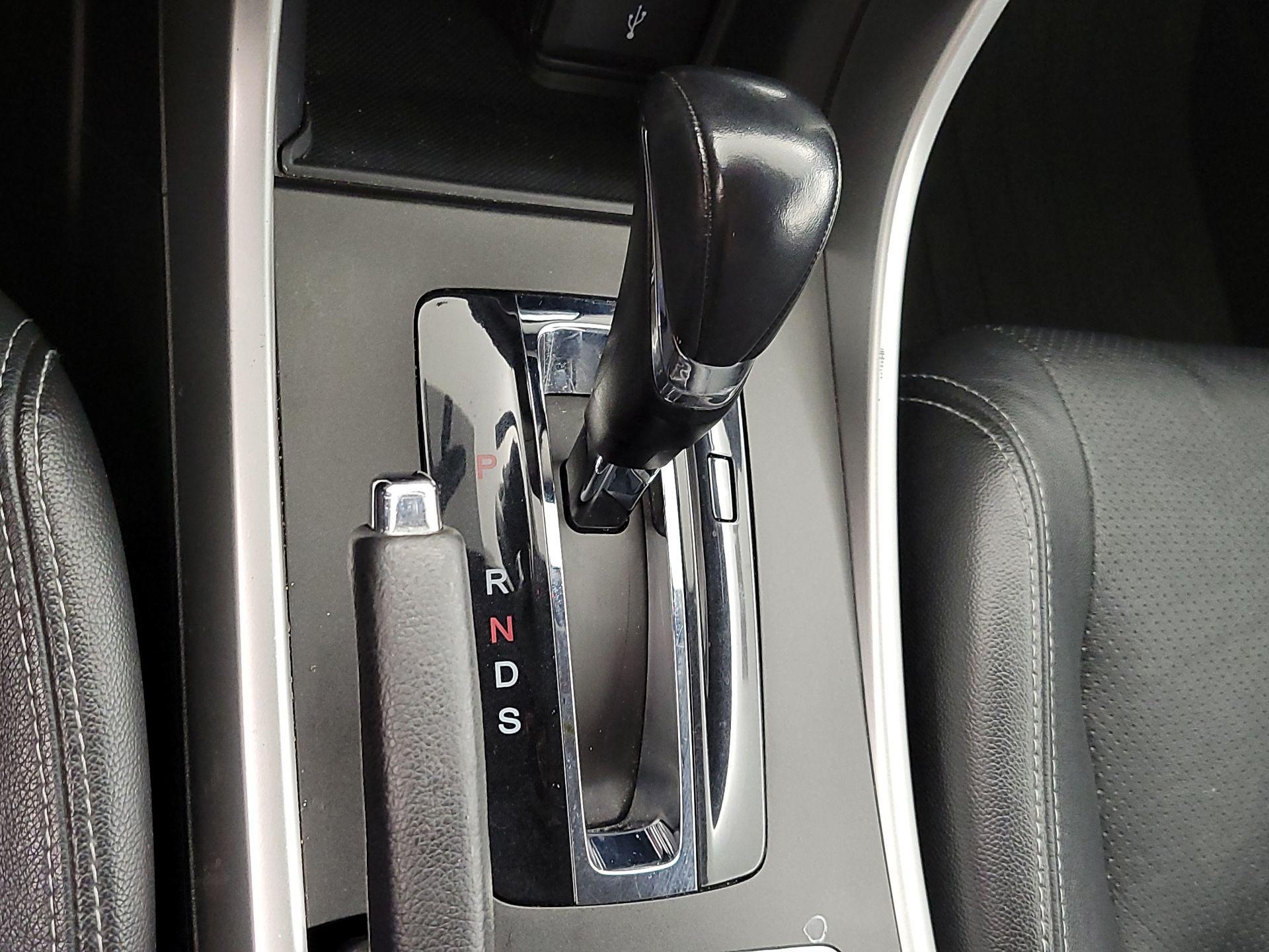 Thumbnail: 2015 Honda Accord - 17