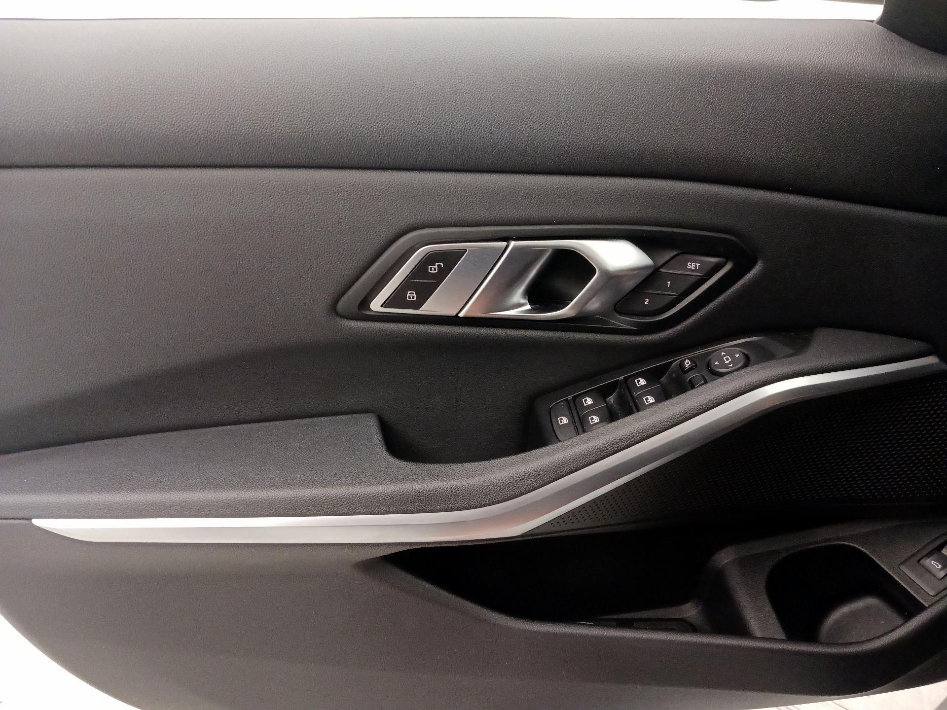 Thumbnail: 2020 BMW 3 Series - 12