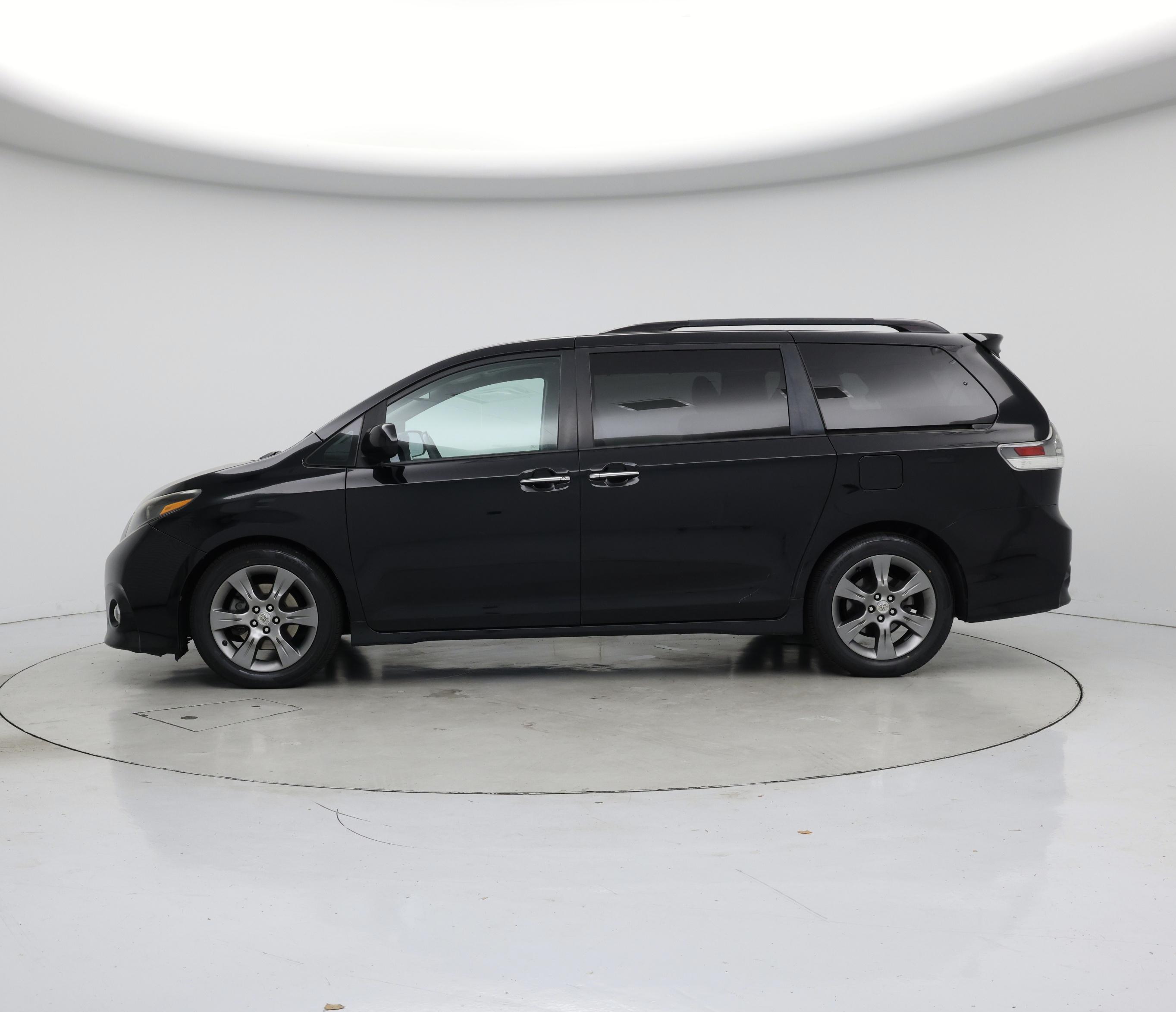 Thumbnail: 2015 Toyota Sienna - 3
