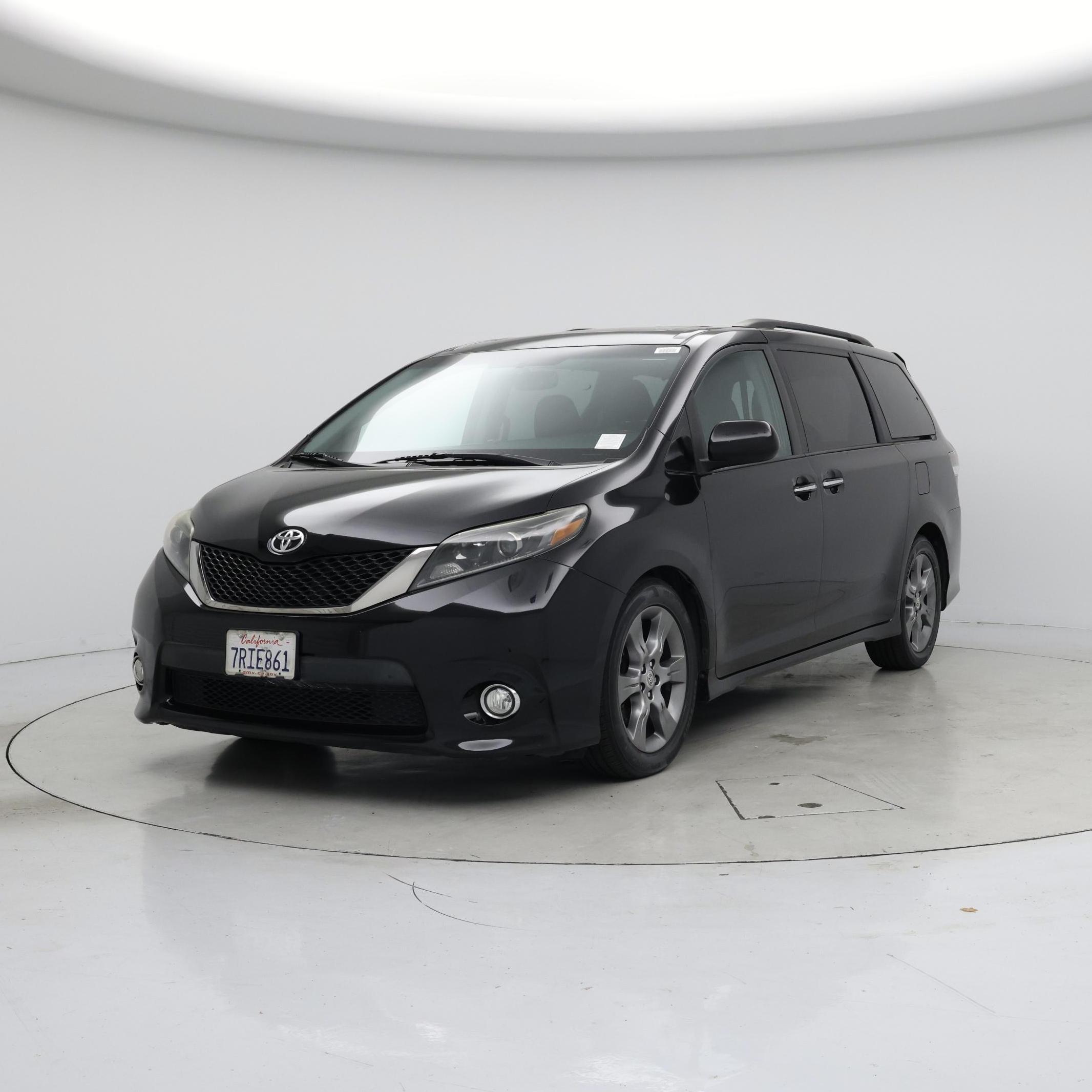 Thumbnail: 2015 Toyota Sienna - 4