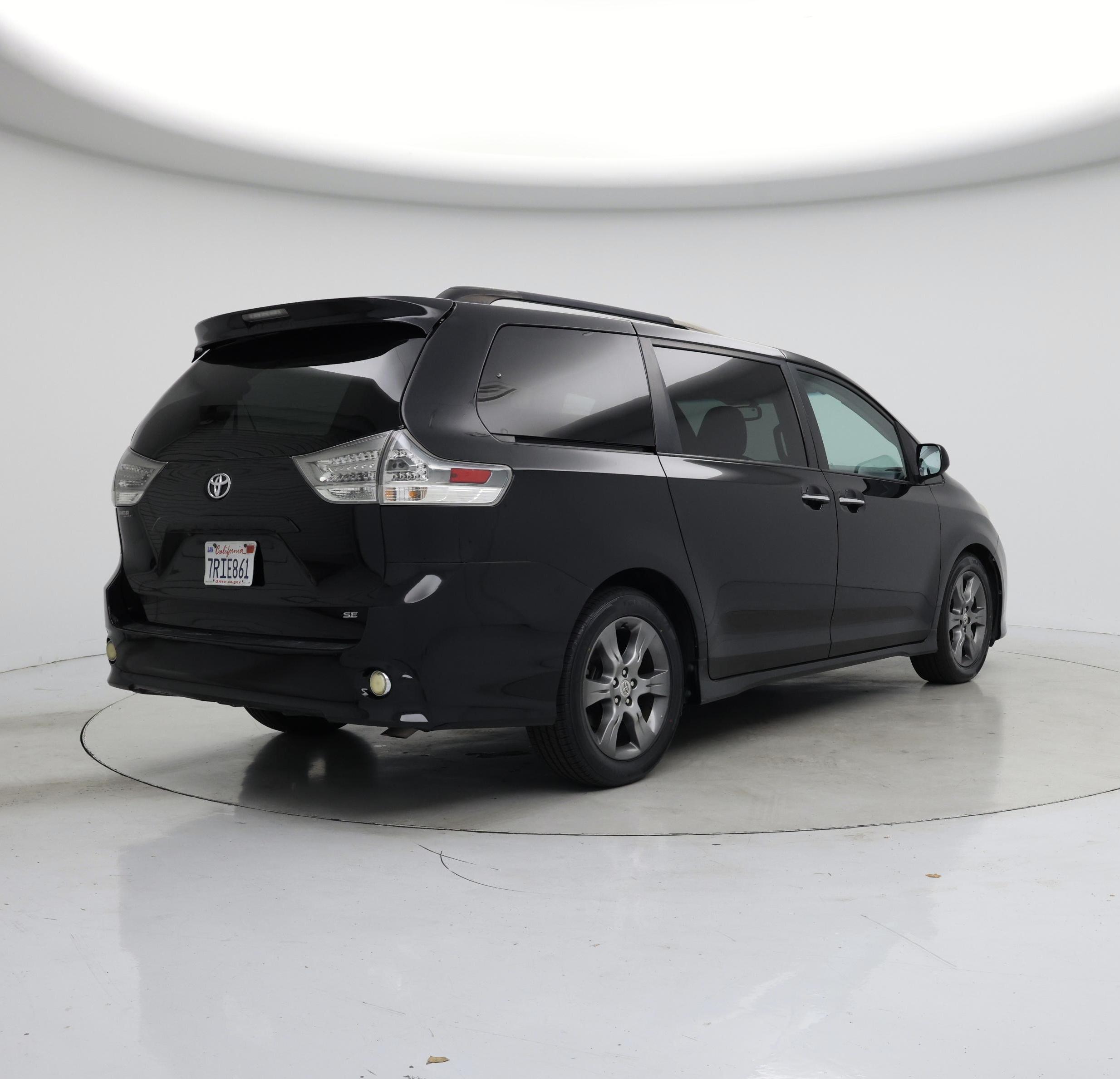 Thumbnail: 2015 Toyota Sienna - 8