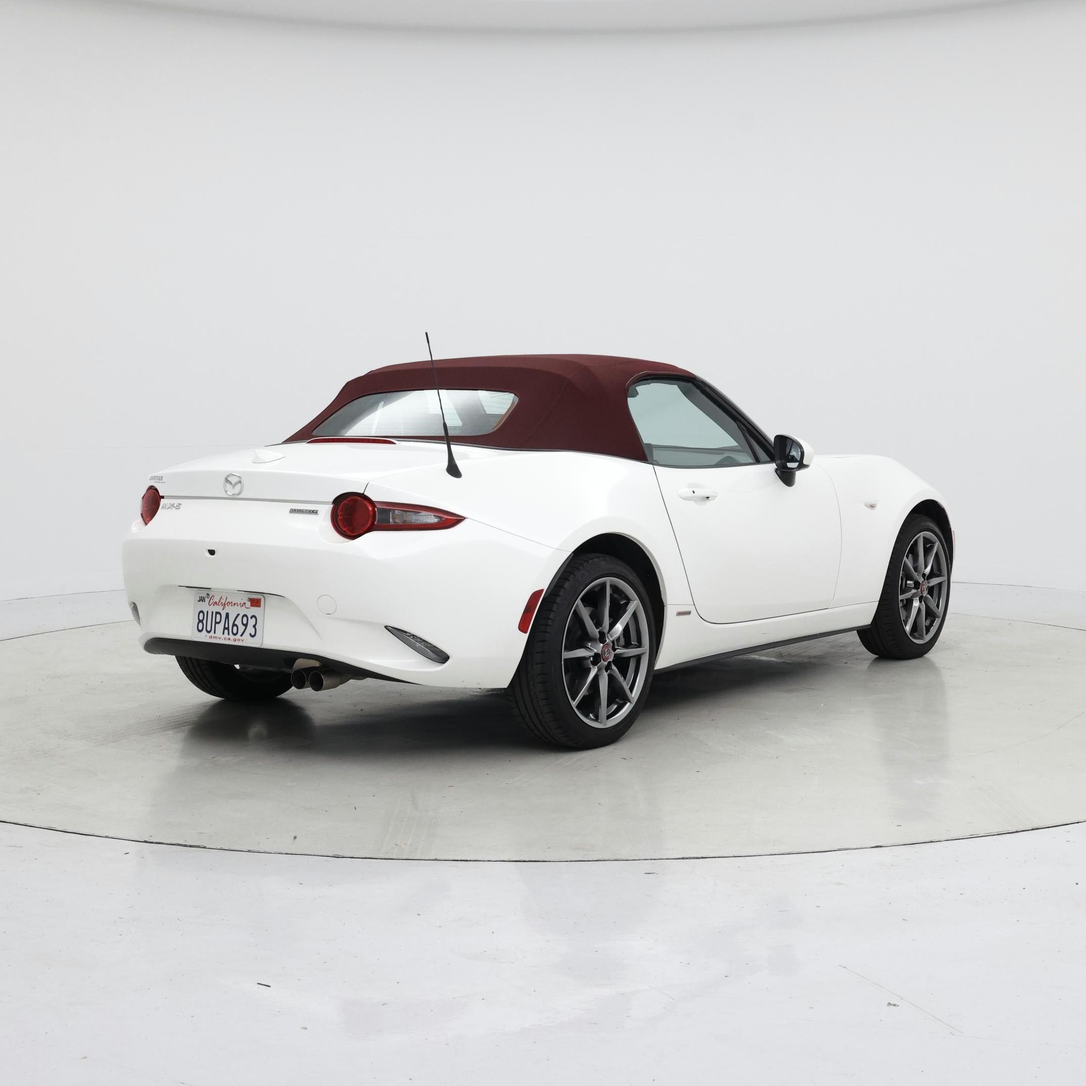 Thumbnail: 2020 Mazda MX-5 Miata - 8