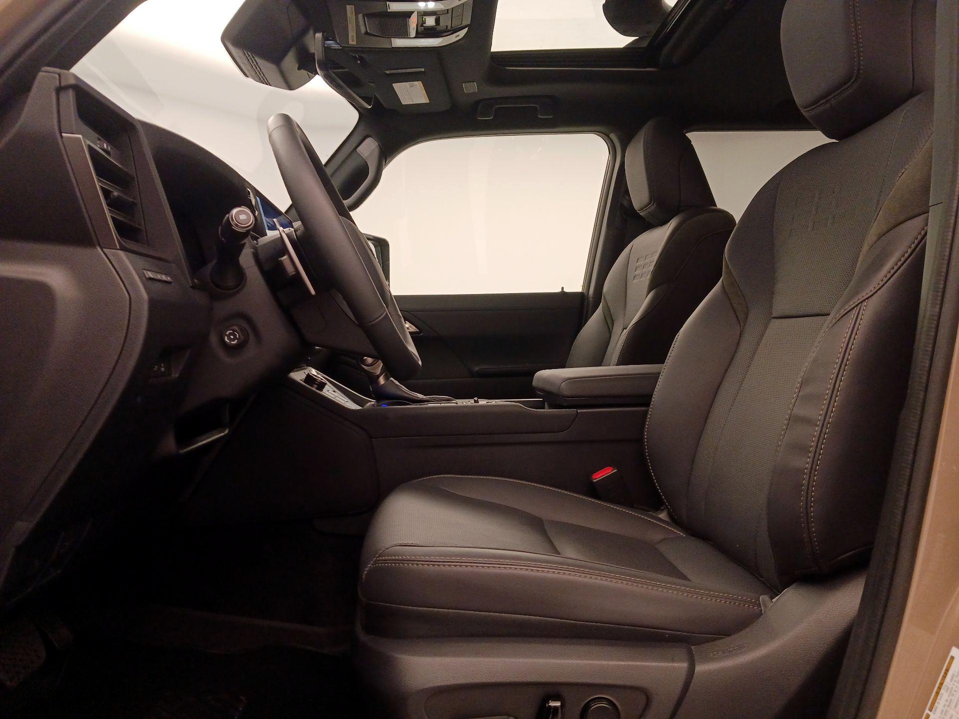 Thumbnail: 2024 Lexus GX - 11