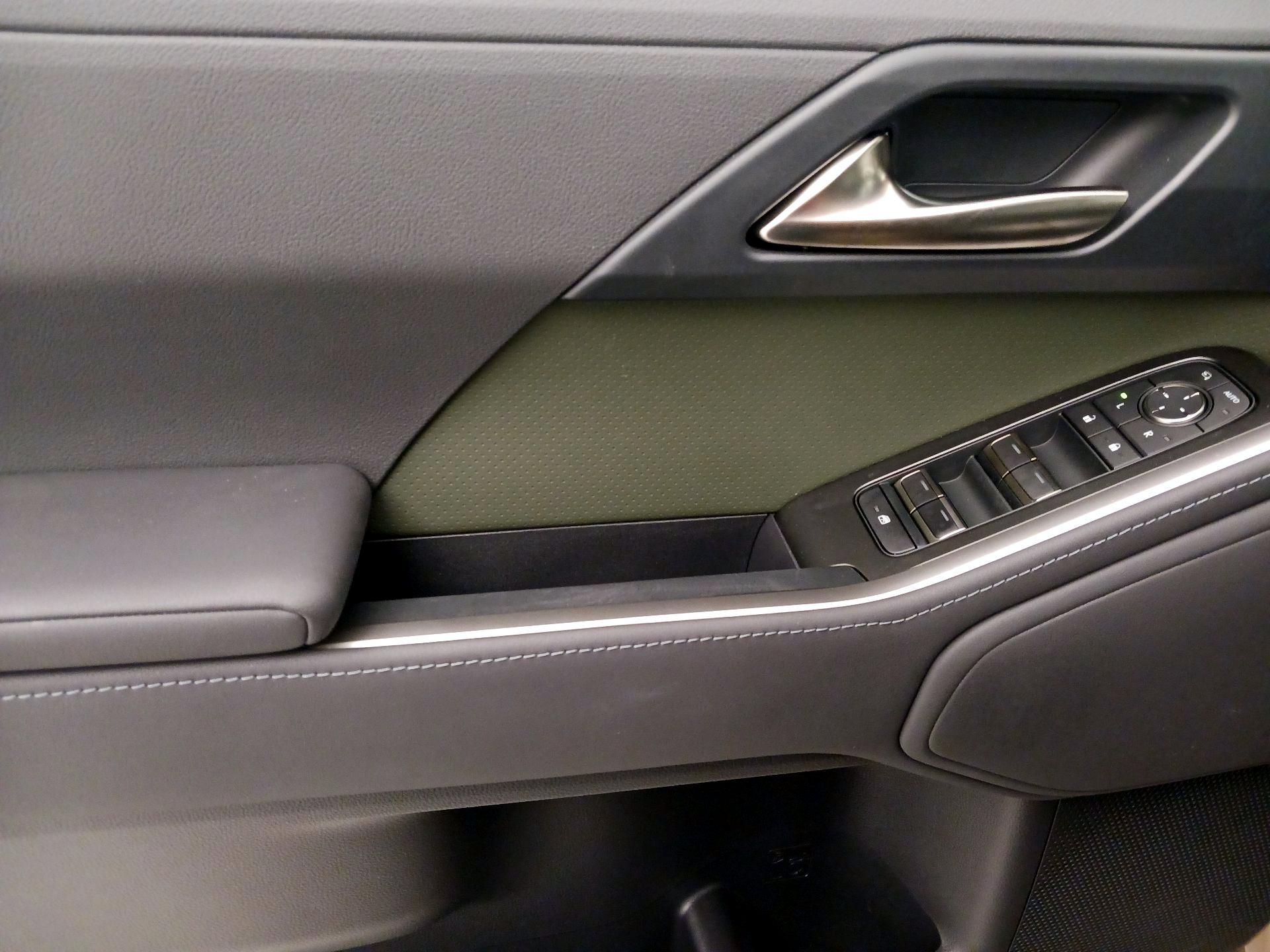 Thumbnail: 2024 Lexus GX - 12