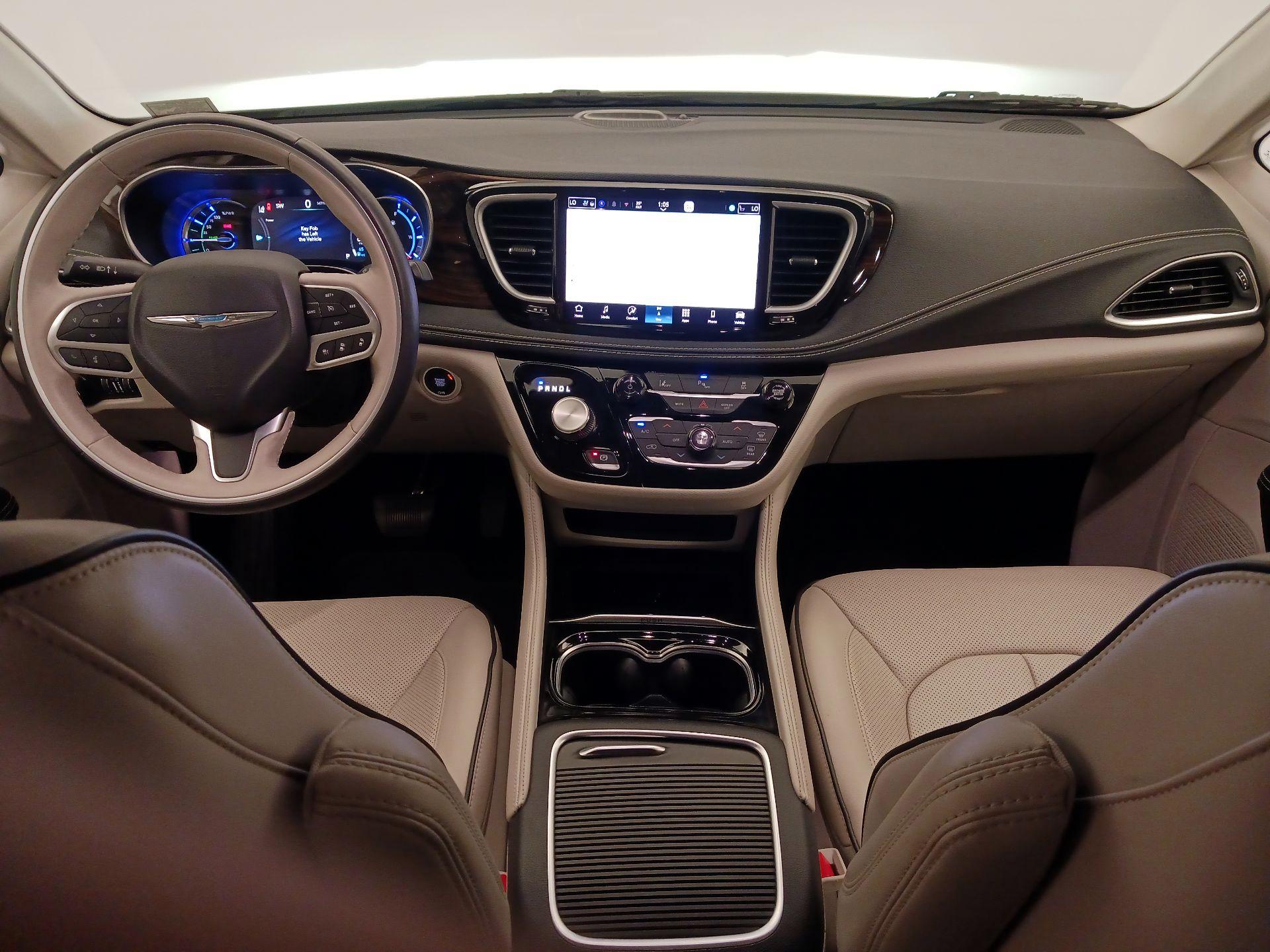 Thumbnail: 2021 Chrysler Pacifica - 9