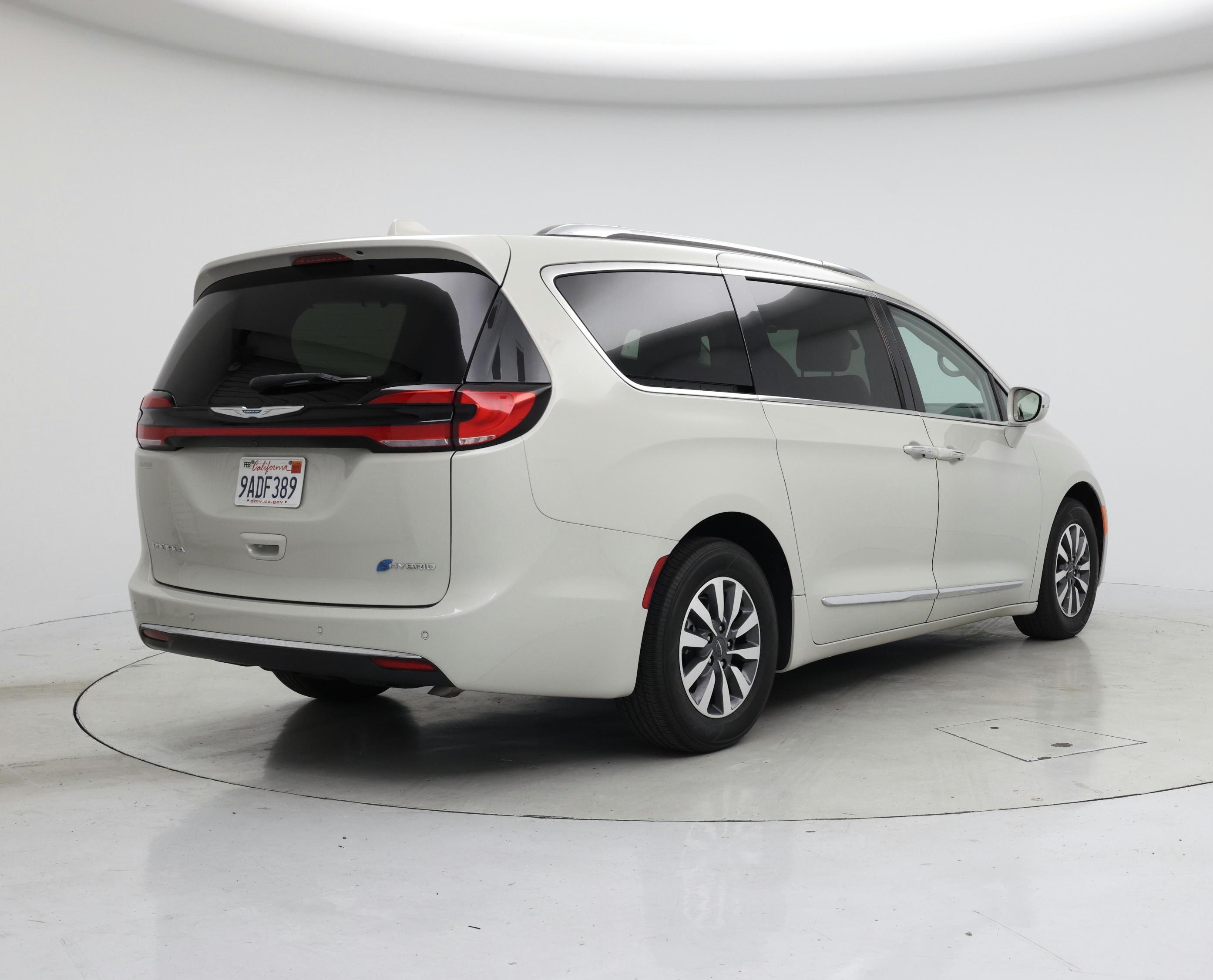 Thumbnail: 2021 Chrysler Pacifica - 8