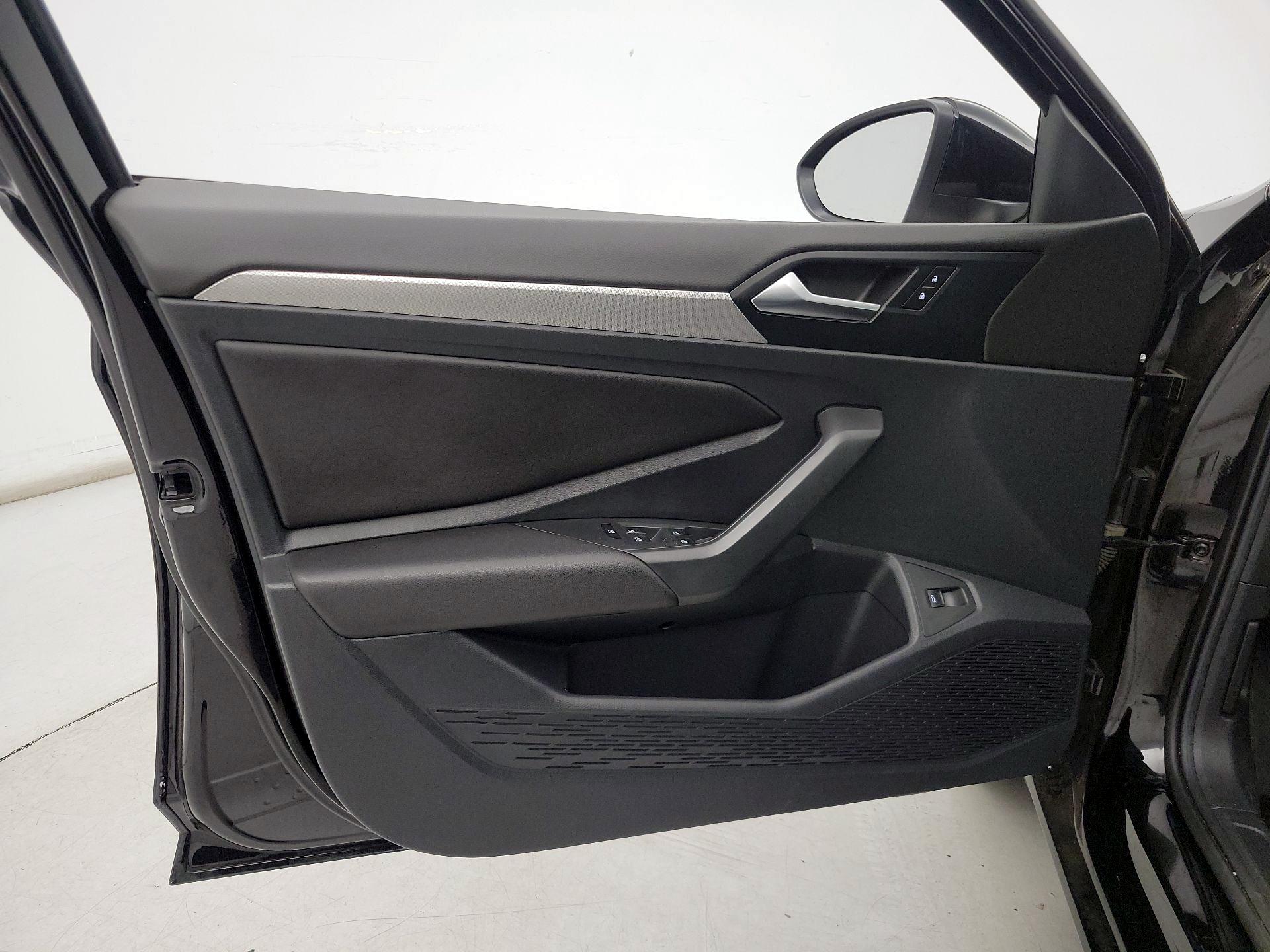 Thumbnail: 2019 Volkswagen Jetta - 12