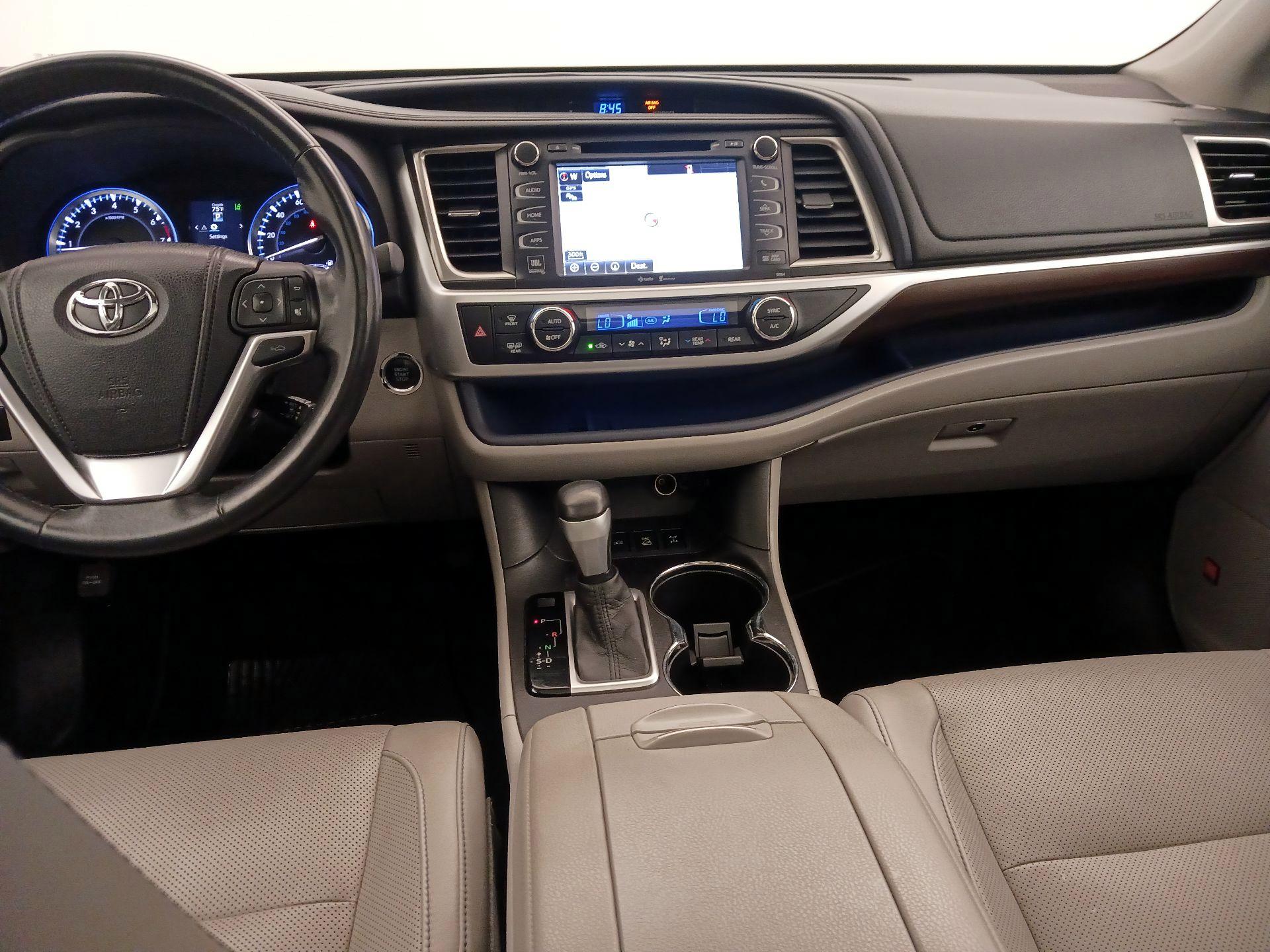 Thumbnail: 2014 Toyota Highlander - 9