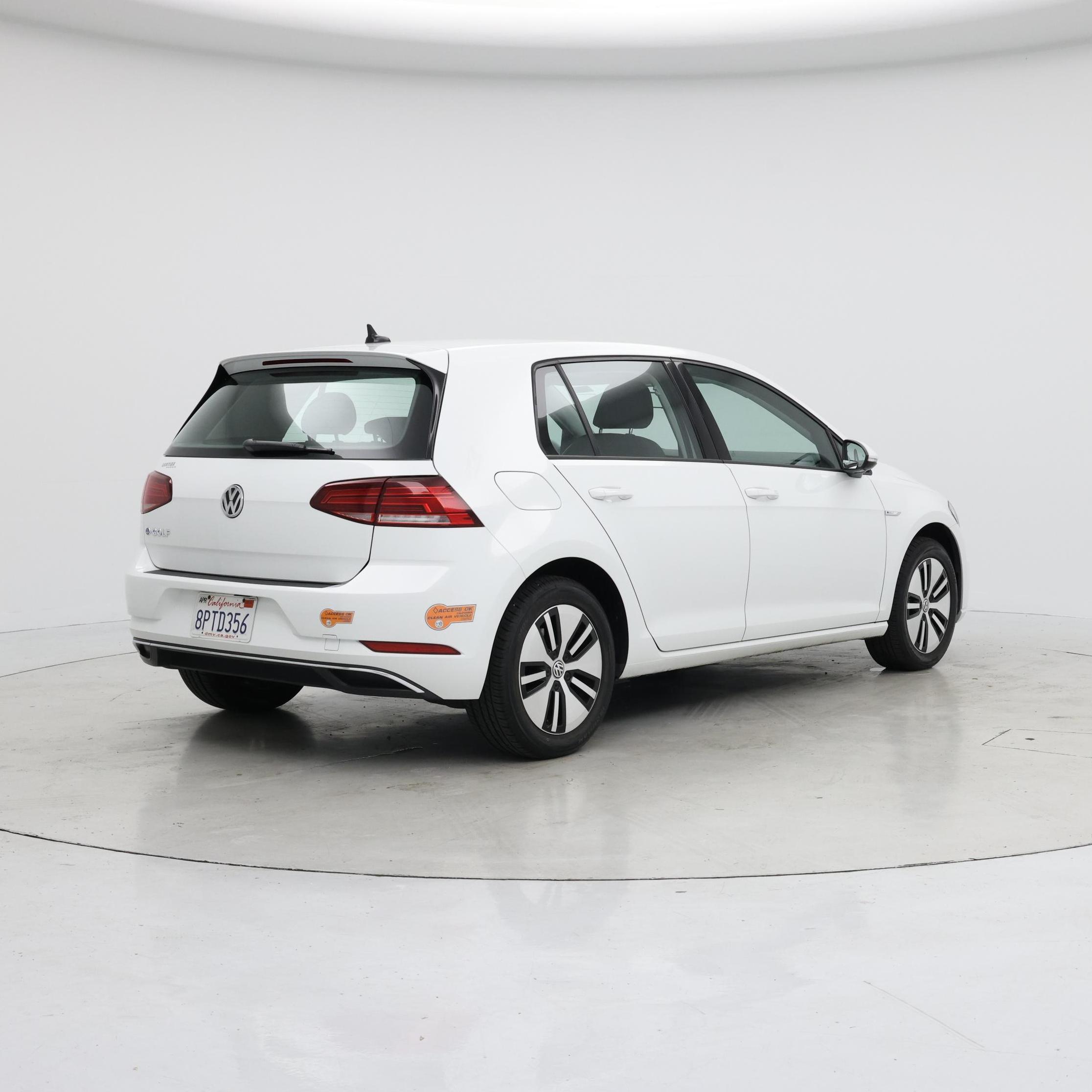 Thumbnail: 2019 Volkswagen e-Golf - 8