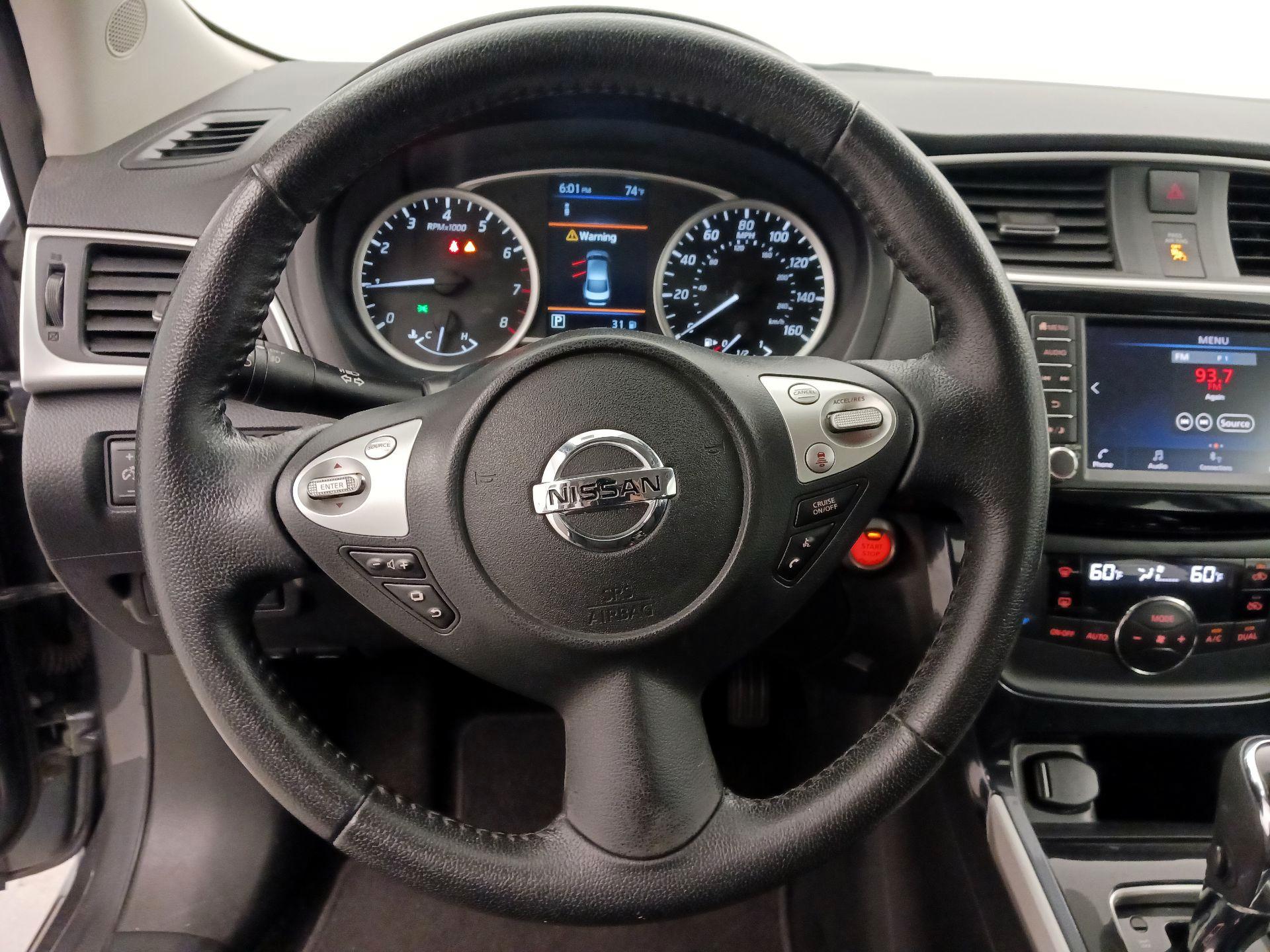 Thumbnail: 2019 Nissan Sentra - 10