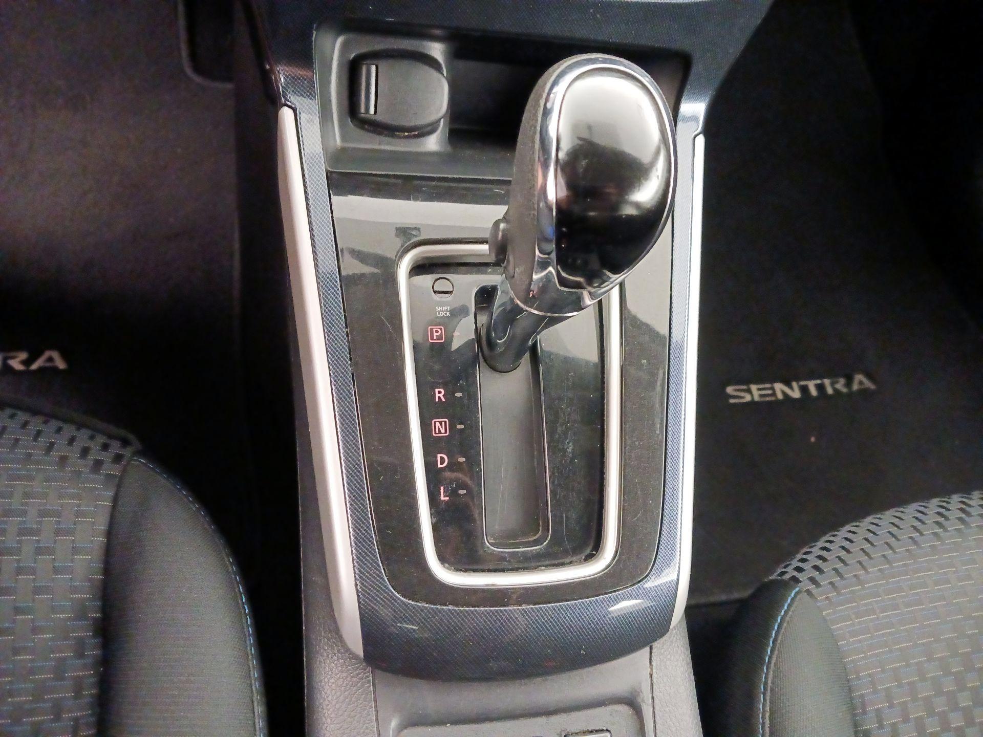 Thumbnail: 2019 Nissan Sentra - 17
