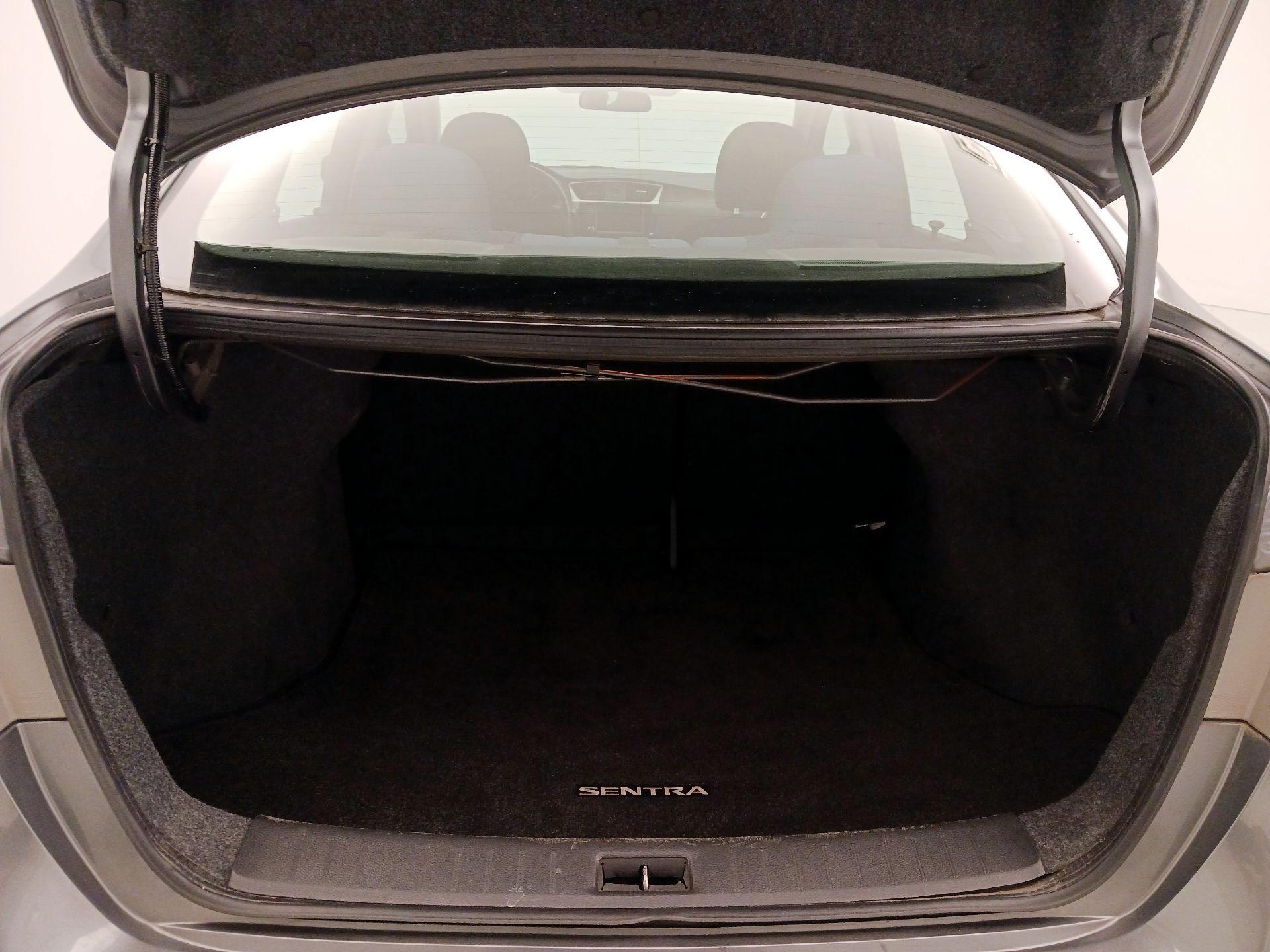 Thumbnail: 2019 Nissan Sentra - 20