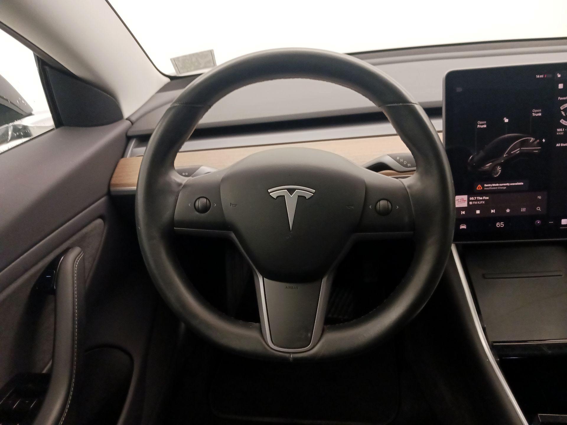Thumbnail: 2019 Tesla Model 3 - 10