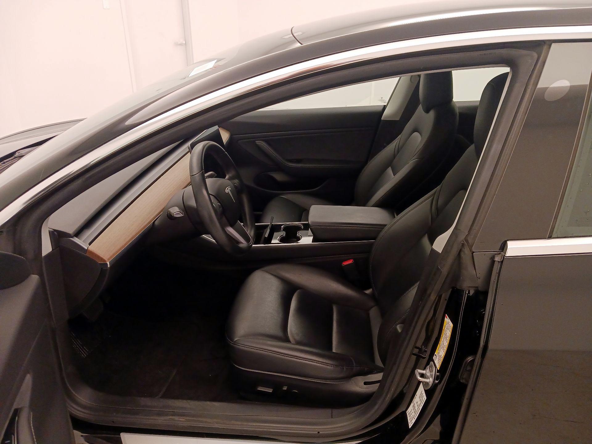 Thumbnail: 2019 Tesla Model 3 - 11