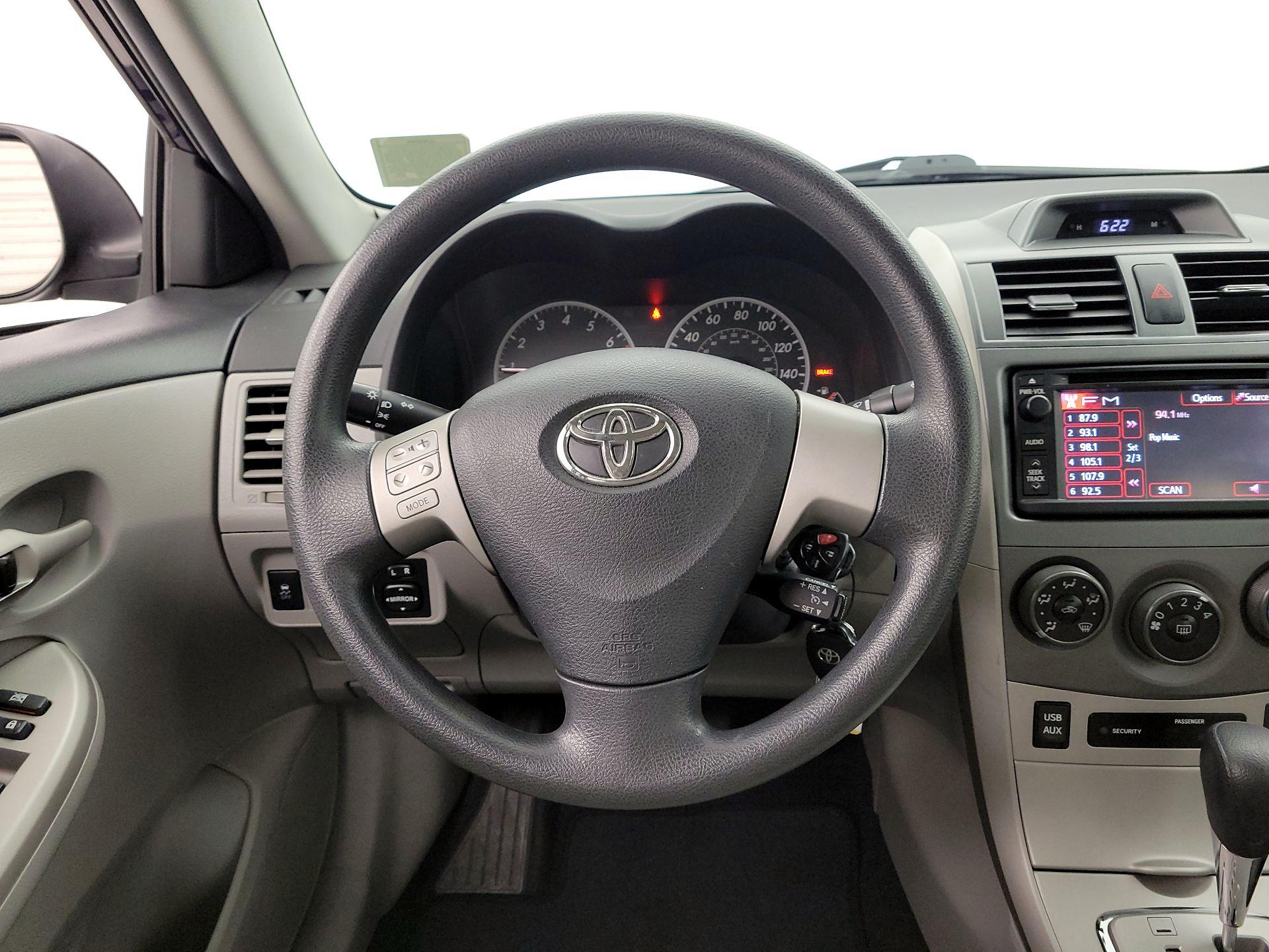 Thumbnail: 2013 Toyota Corolla - 10