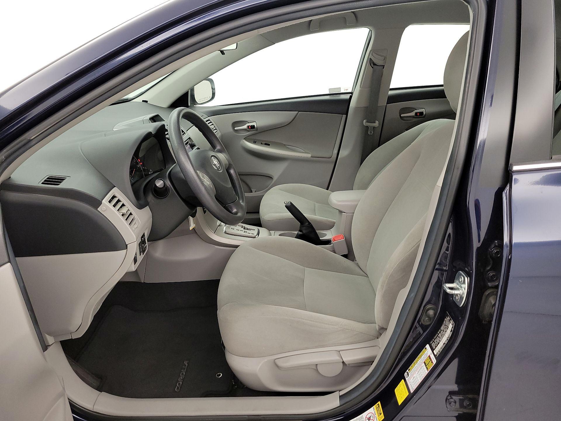 Thumbnail: 2013 Toyota Corolla - 11