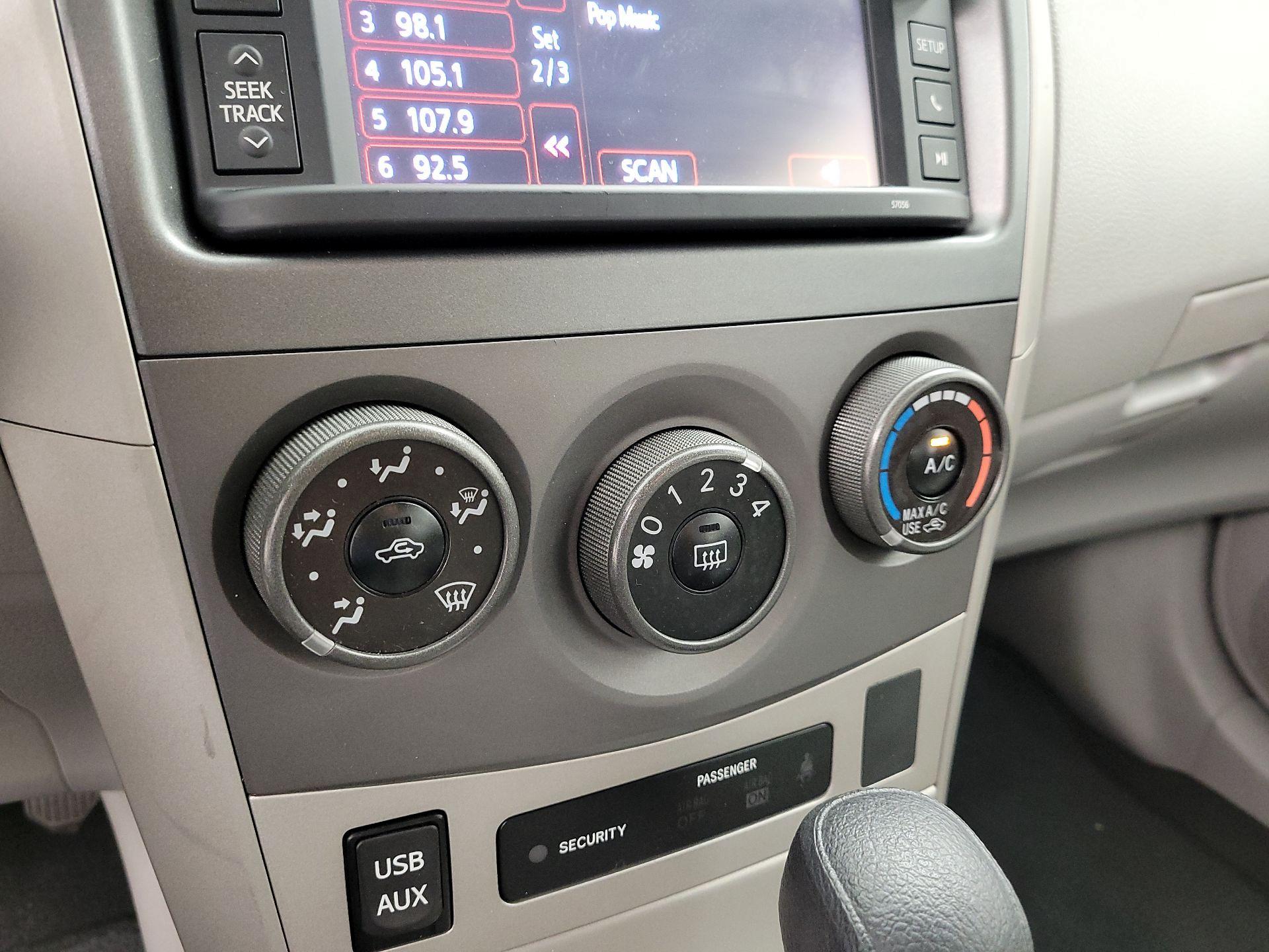 Thumbnail: 2013 Toyota Corolla - 15