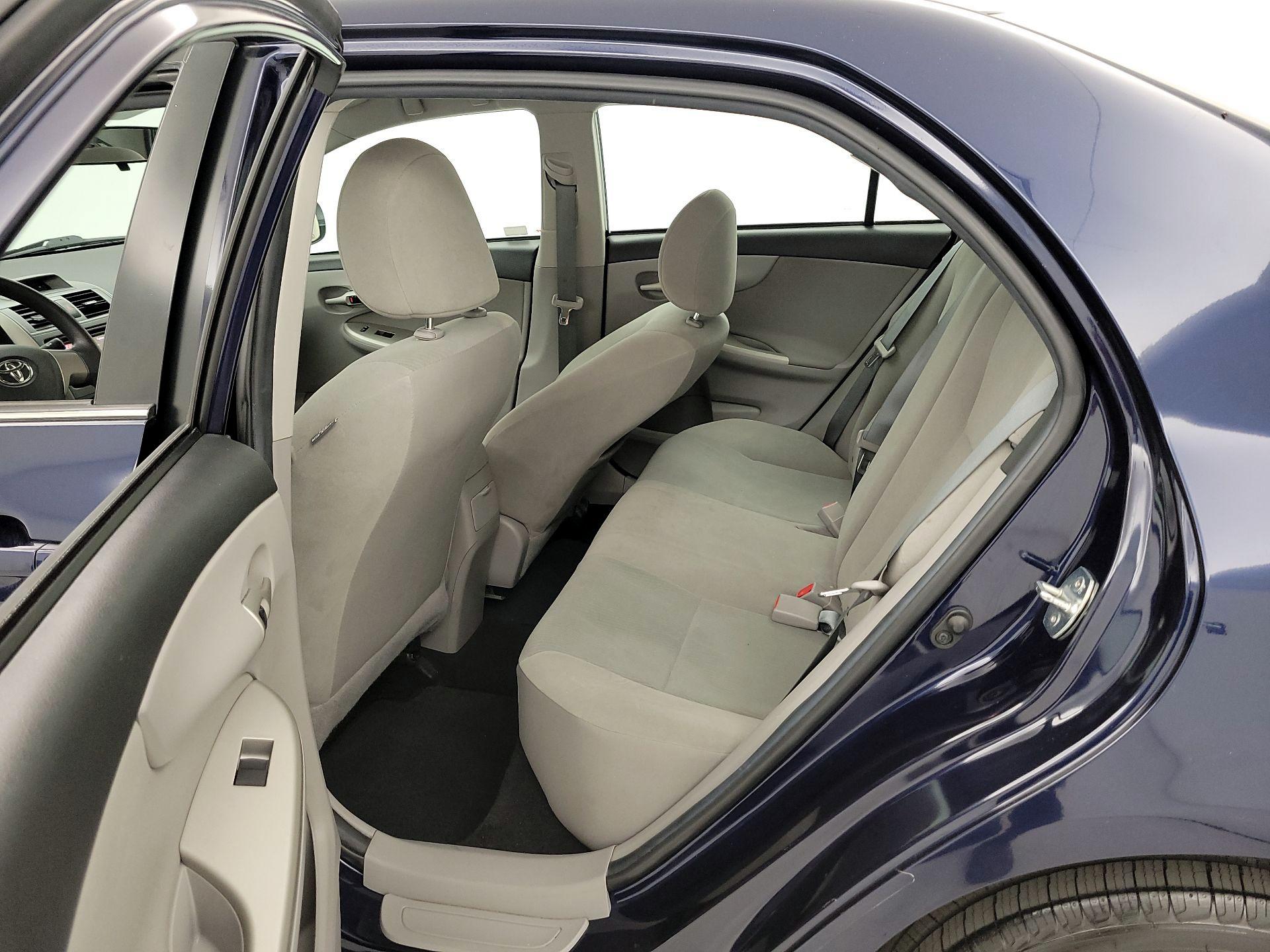 Thumbnail: 2013 Toyota Corolla - 17