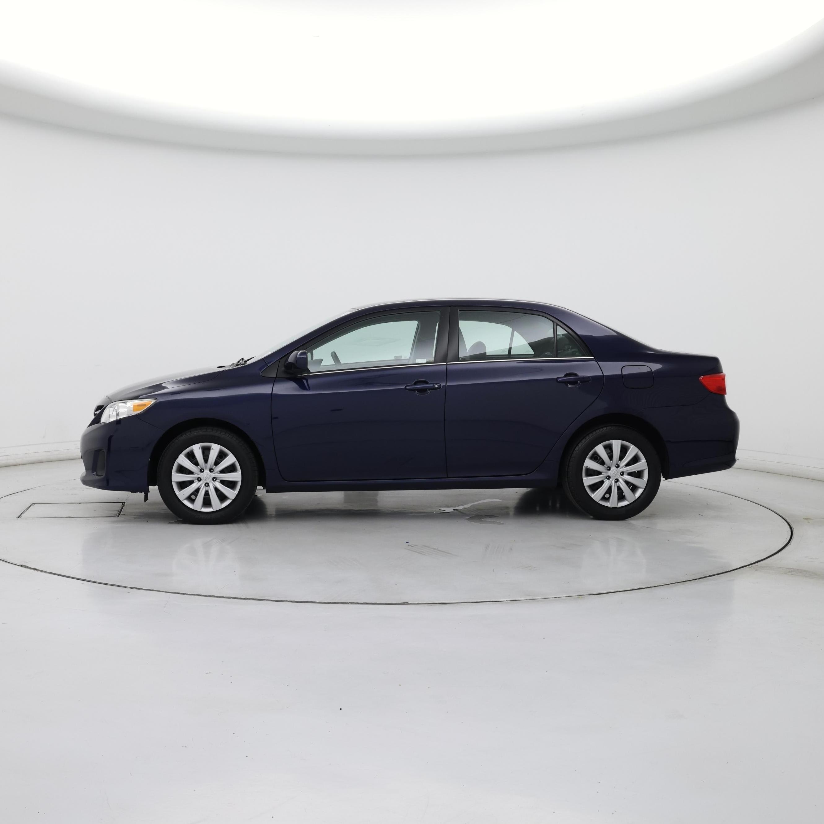 Thumbnail: 2013 Toyota Corolla - 3