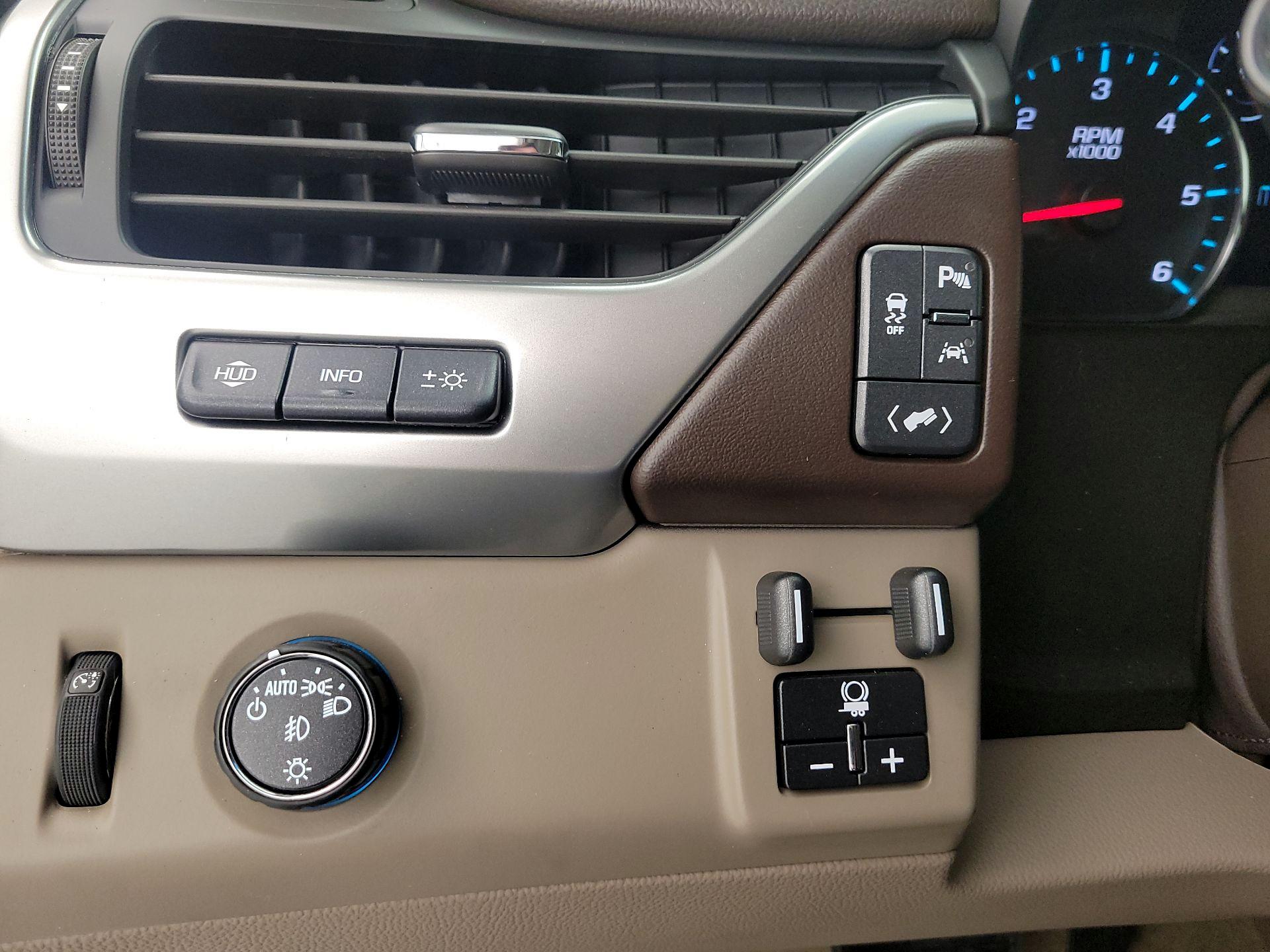 Thumbnail: 2018 Chevrolet Suburban - 13