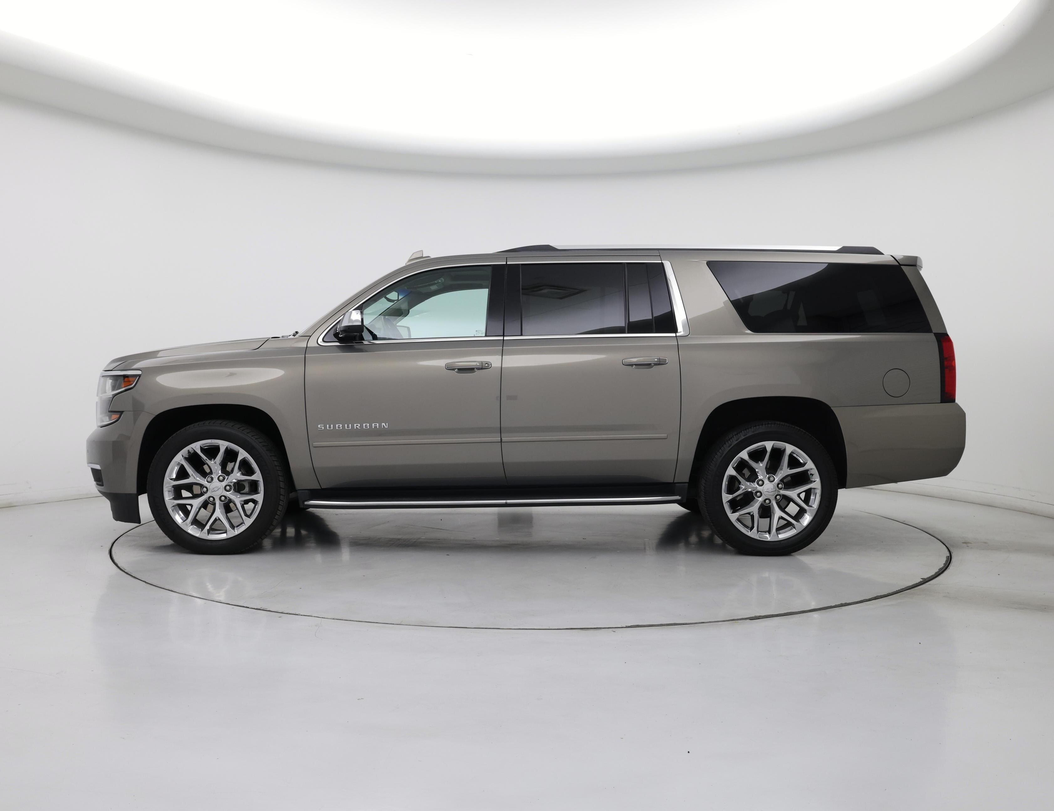Thumbnail: 2018 Chevrolet Suburban - 3