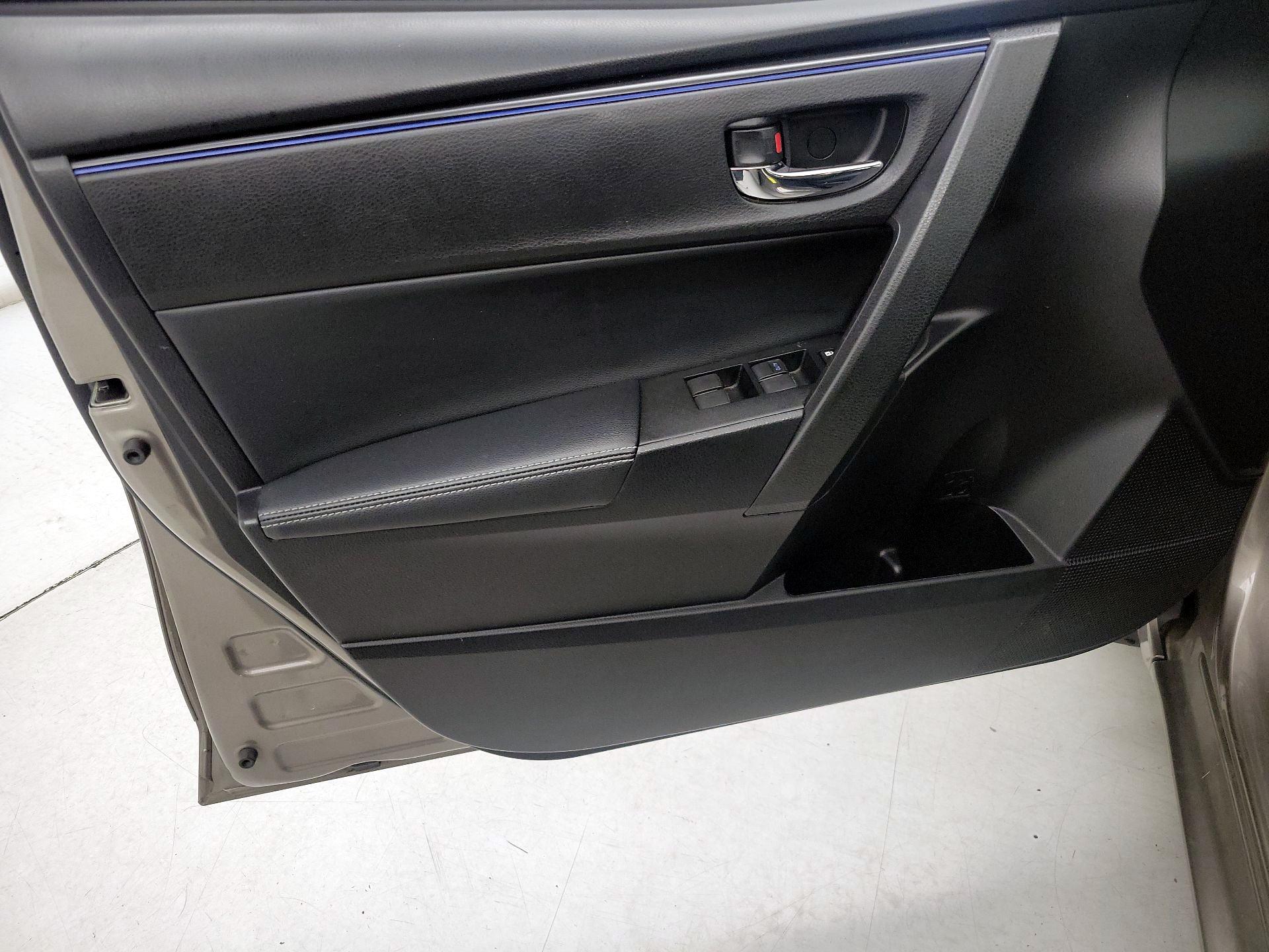 Thumbnail: 2019 Toyota Corolla - 12