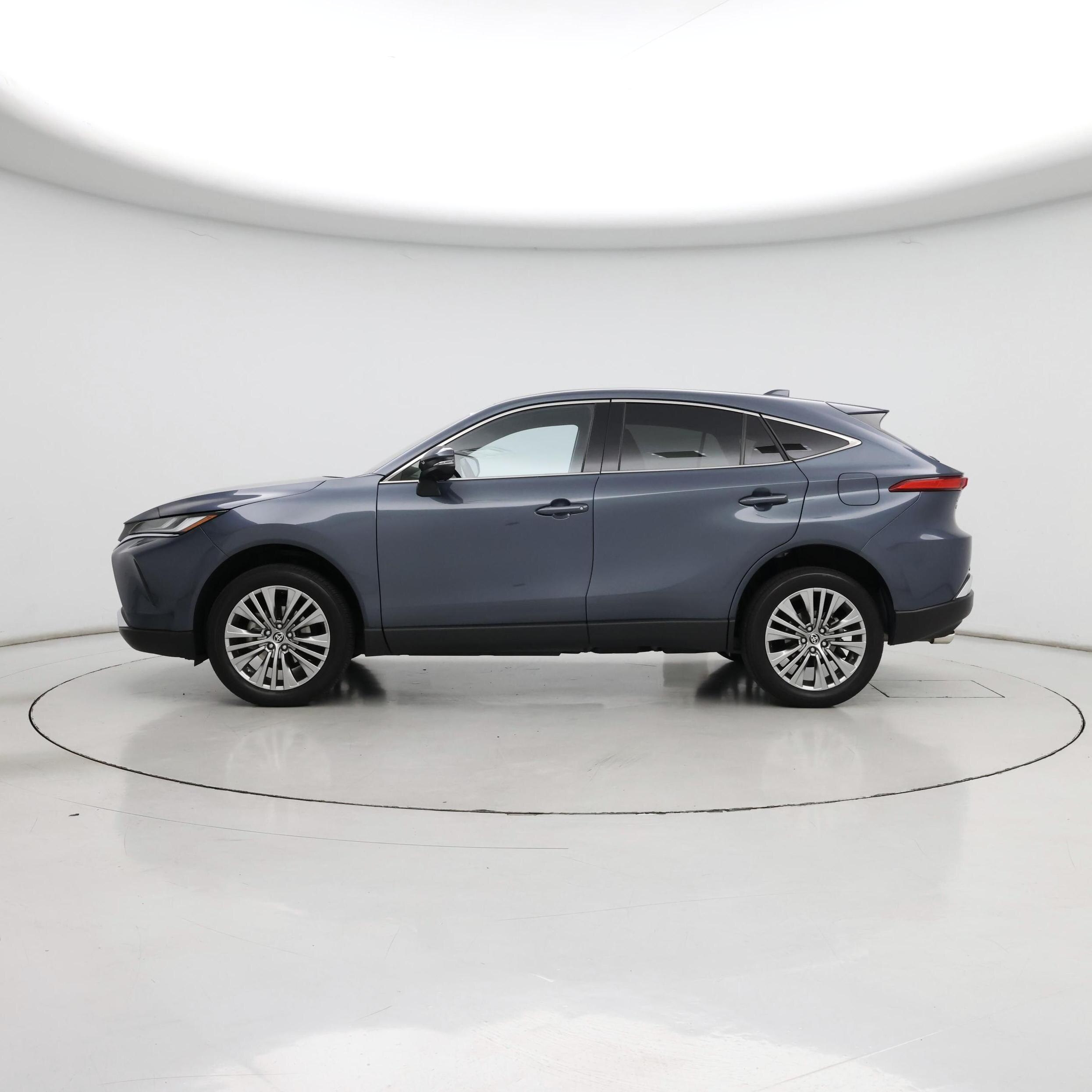 Thumbnail: 2024 Toyota Venza - 3