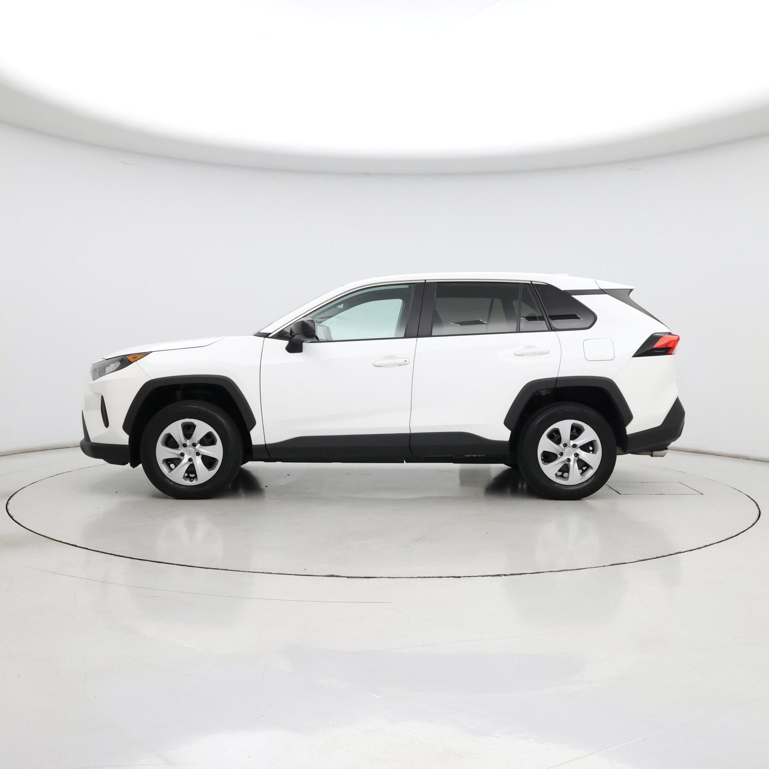 Thumbnail: 2022 Toyota RAV4 - 3