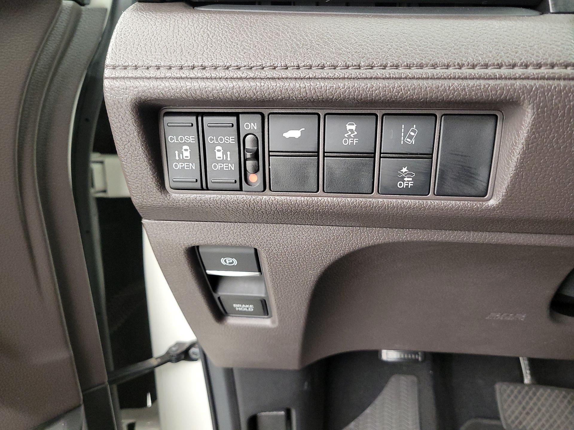 Thumbnail: 2019 Honda Odyssey - 13