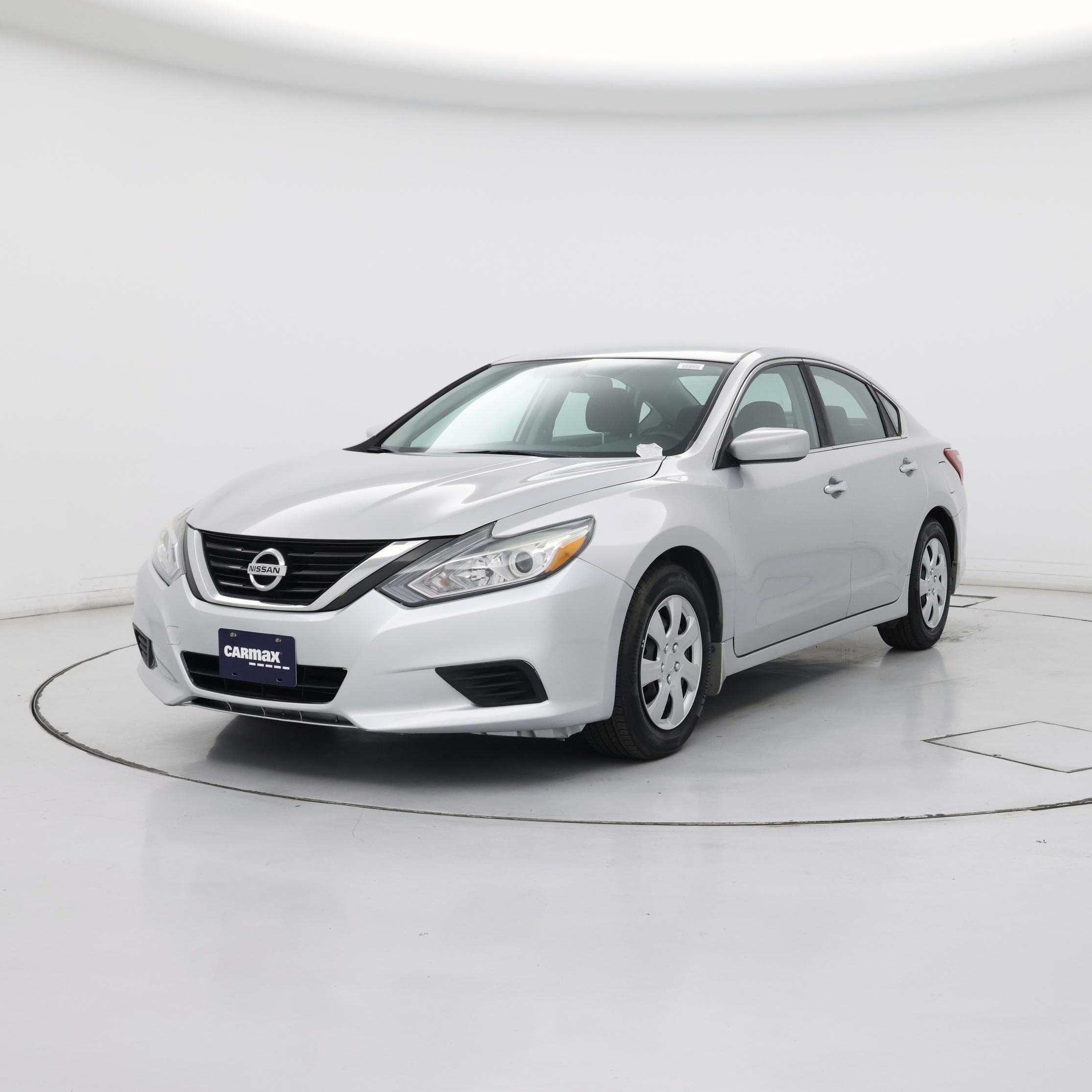 Thumbnail: 2018 Nissan Altima - 4