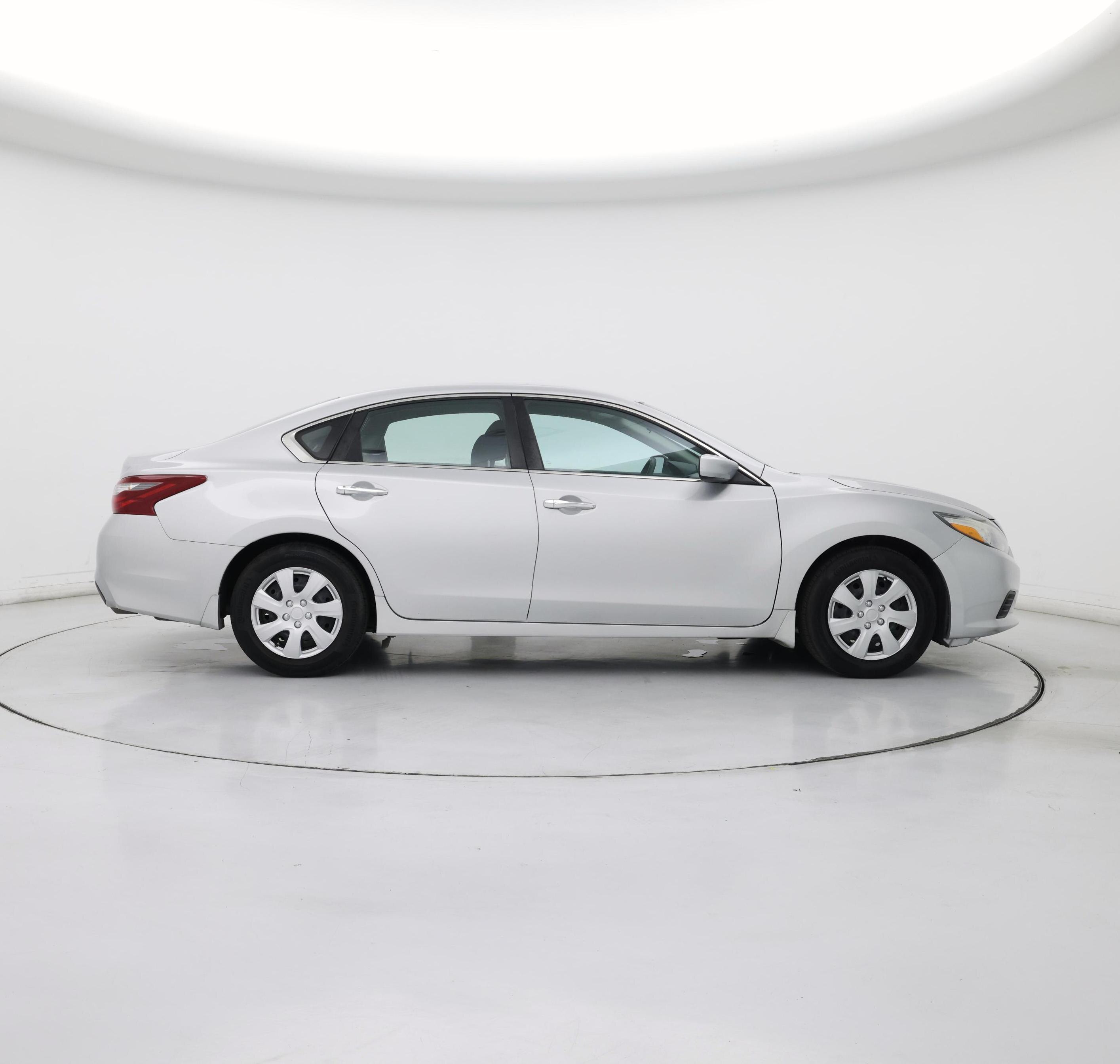 Thumbnail: 2018 Nissan Altima - 7