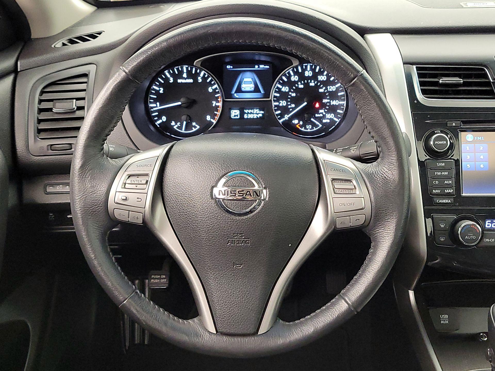 Thumbnail: 2015 Nissan Altima - 10