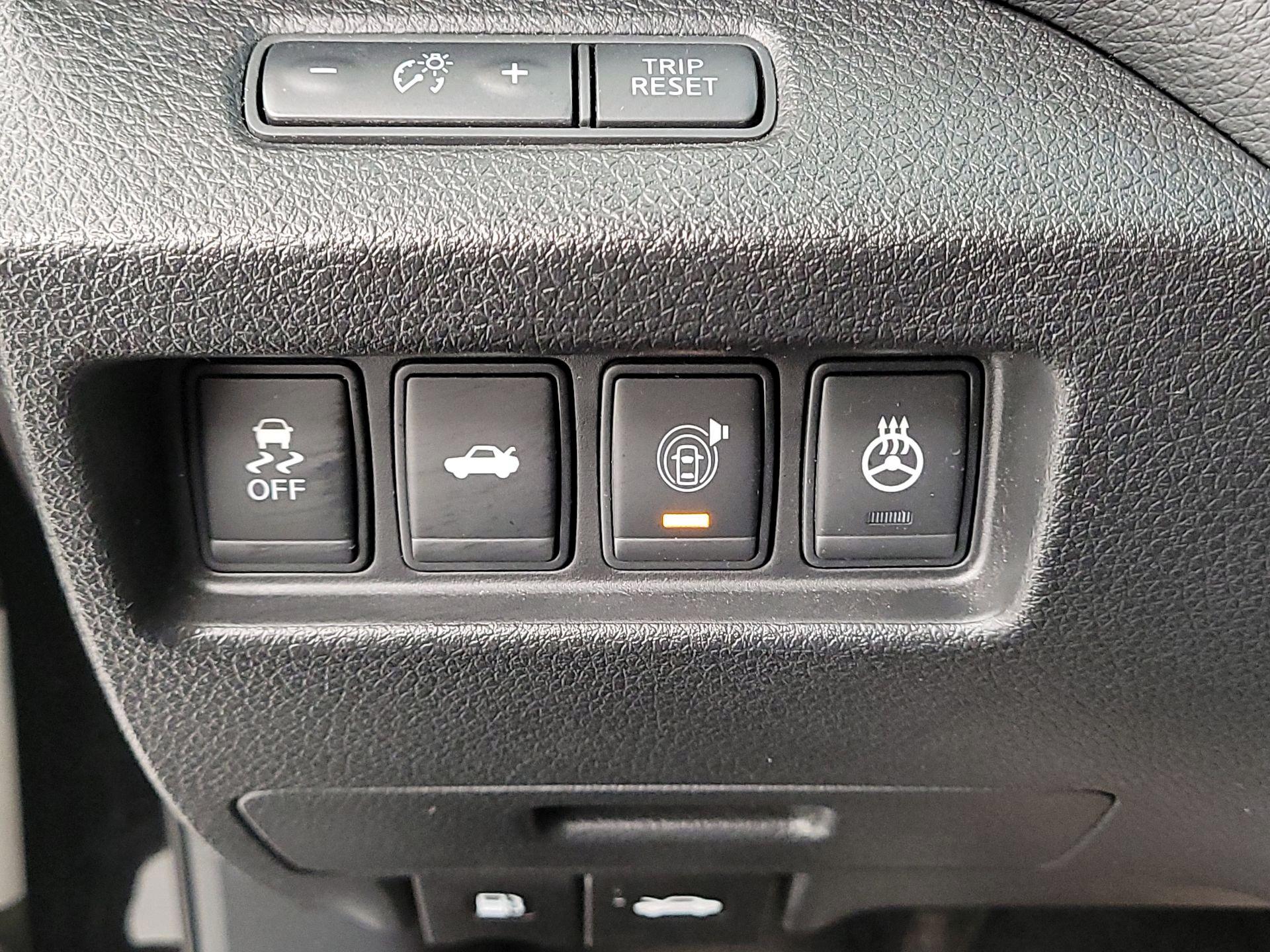 Thumbnail: 2015 Nissan Altima - 13