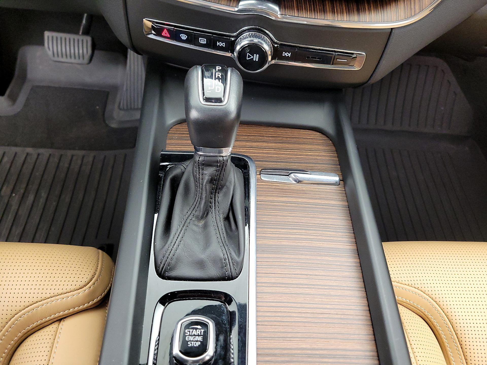 Thumbnail: 2021 Volvo XC60 - 18