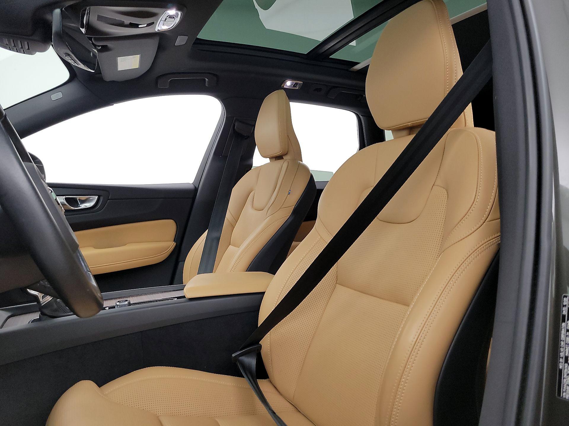 Thumbnail: 2021 Volvo XC60 - 20
