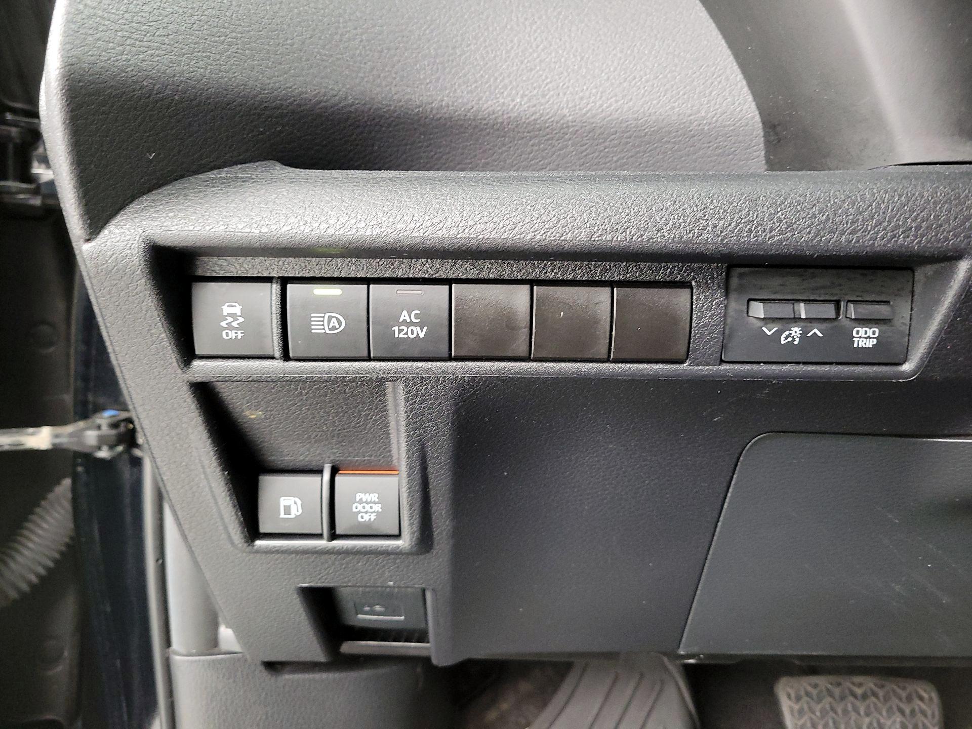 Thumbnail: 2024 Toyota Sienna - 13