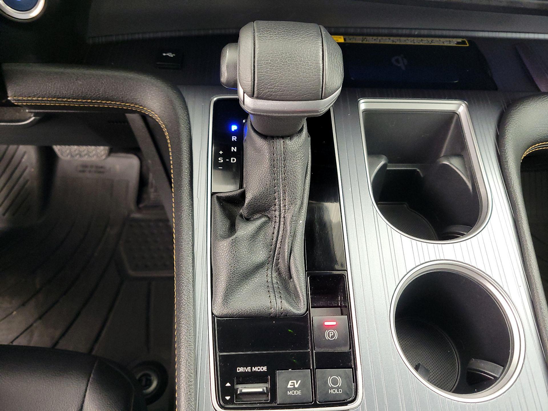 Thumbnail: 2024 Toyota Sienna - 17