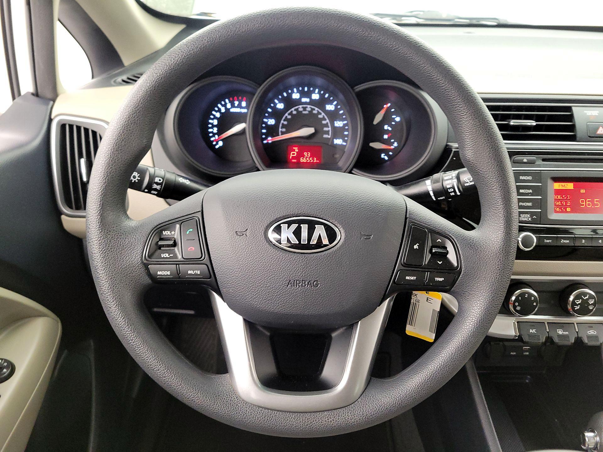 Thumbnail: 2017 Kia Rio - 10