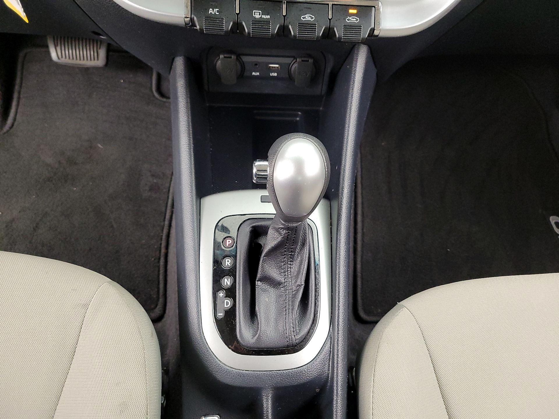 Thumbnail: 2017 Kia Rio - 16