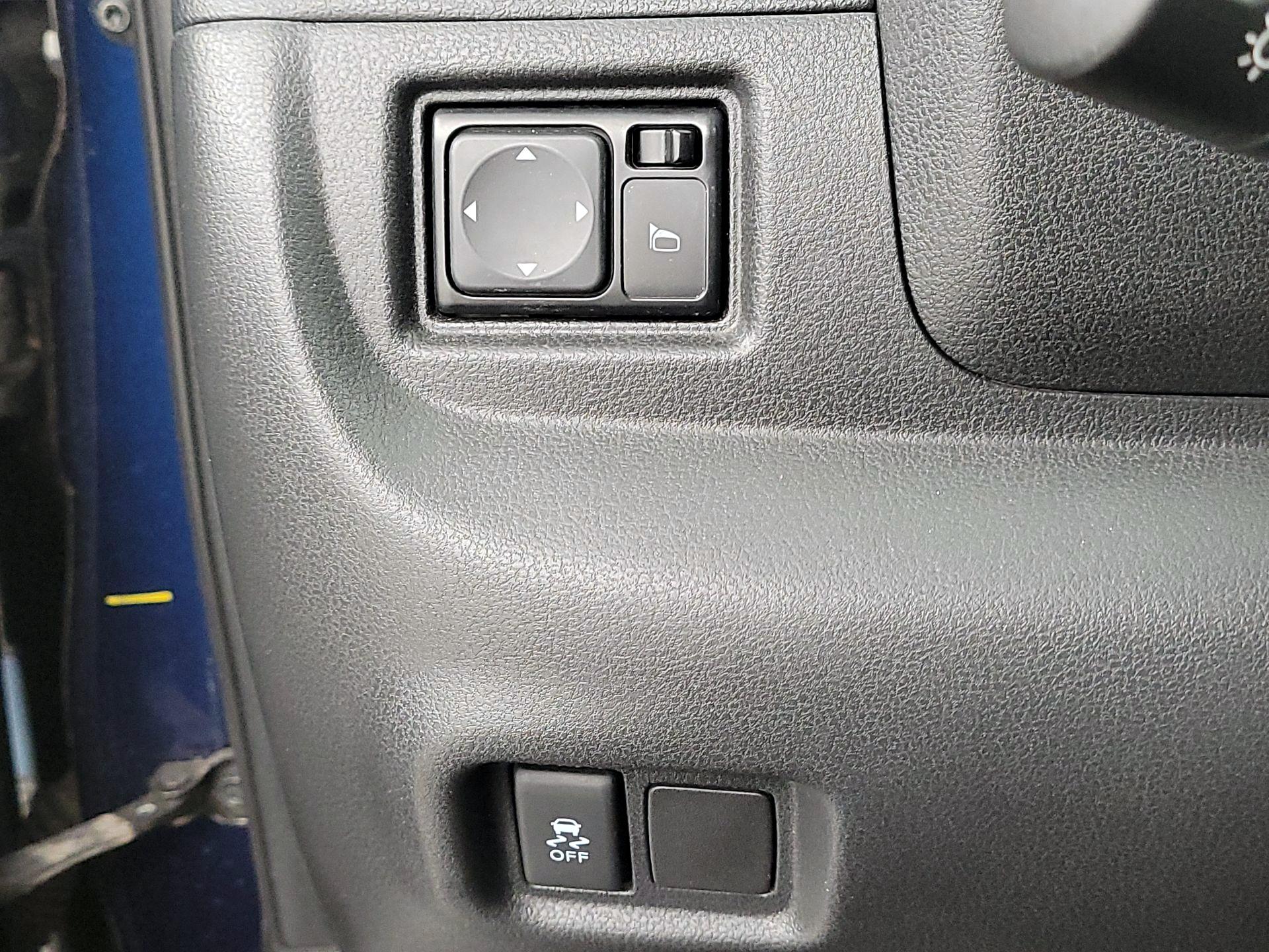 Thumbnail: 2013 Nissan Versa - 13