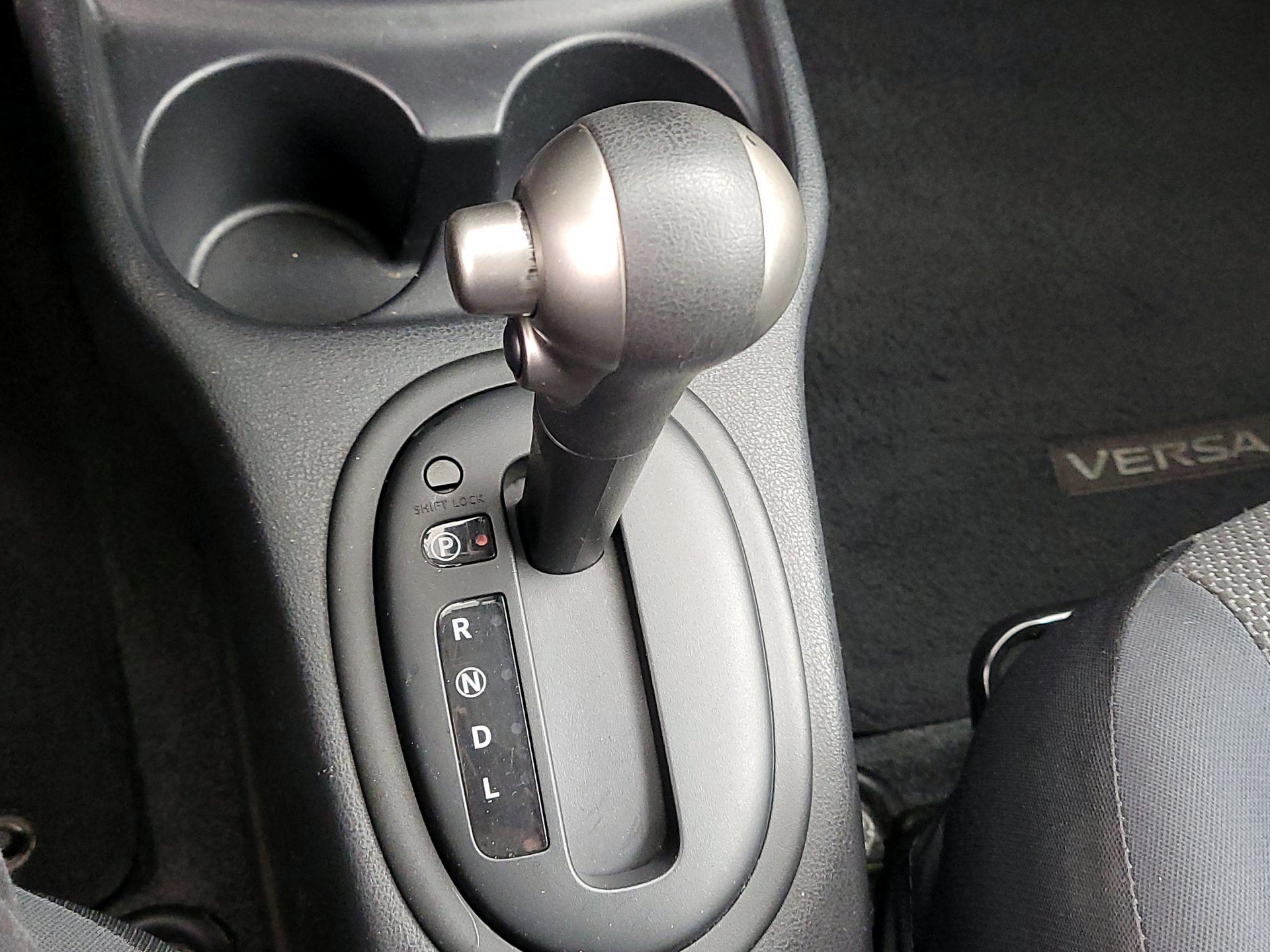 Thumbnail: 2013 Nissan Versa - 16