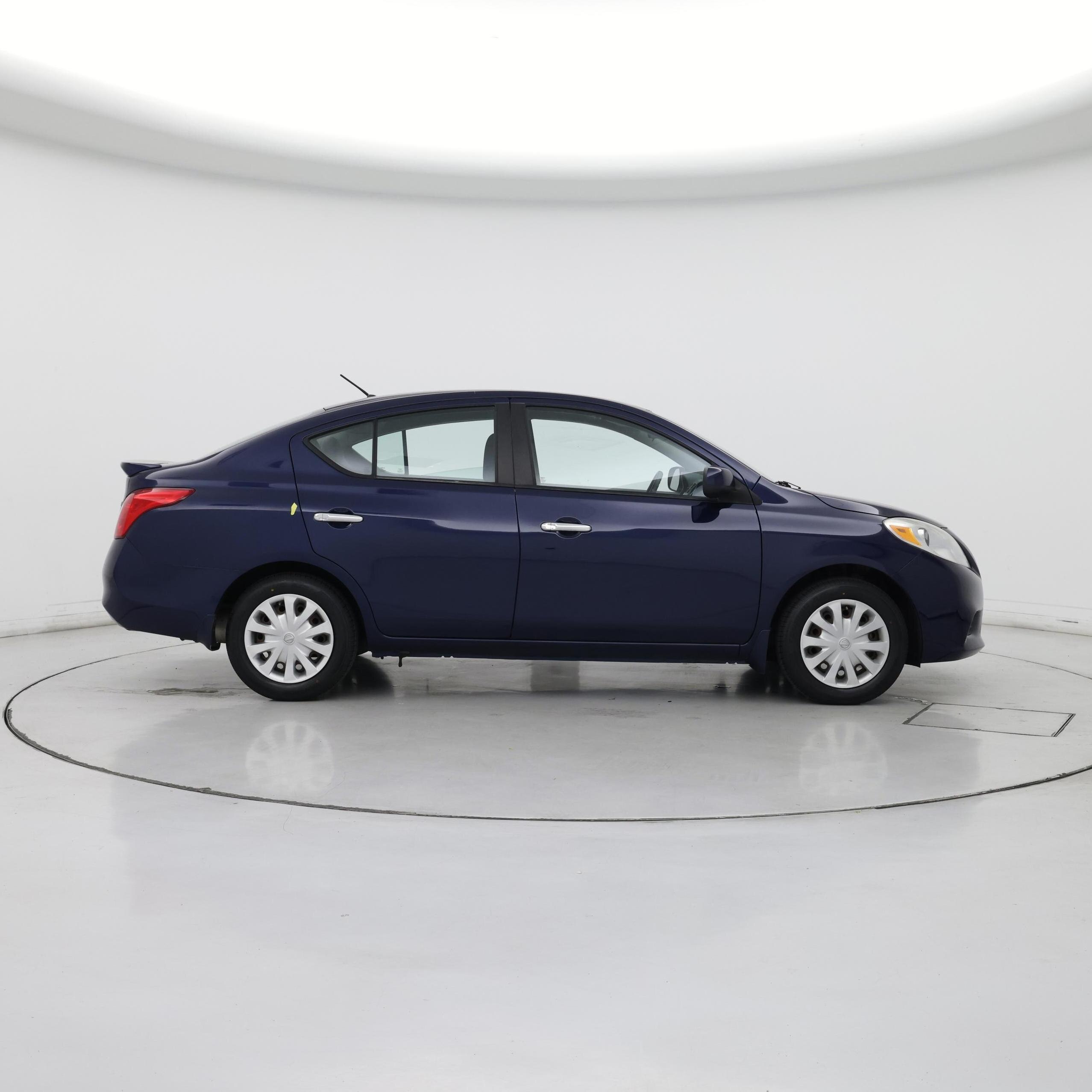 Thumbnail: 2013 Nissan Versa - 7