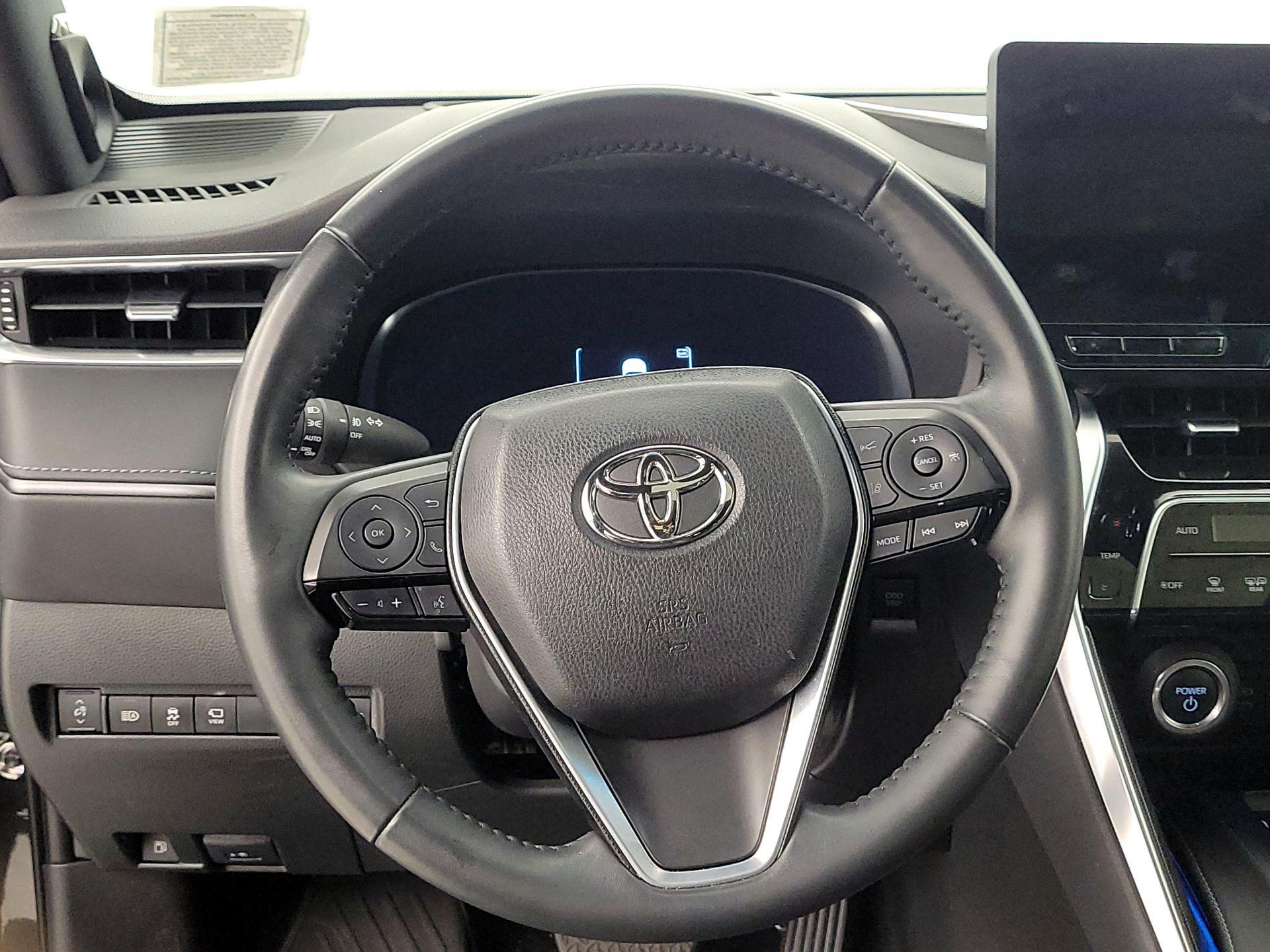 Thumbnail: 2023 Toyota Venza - 10