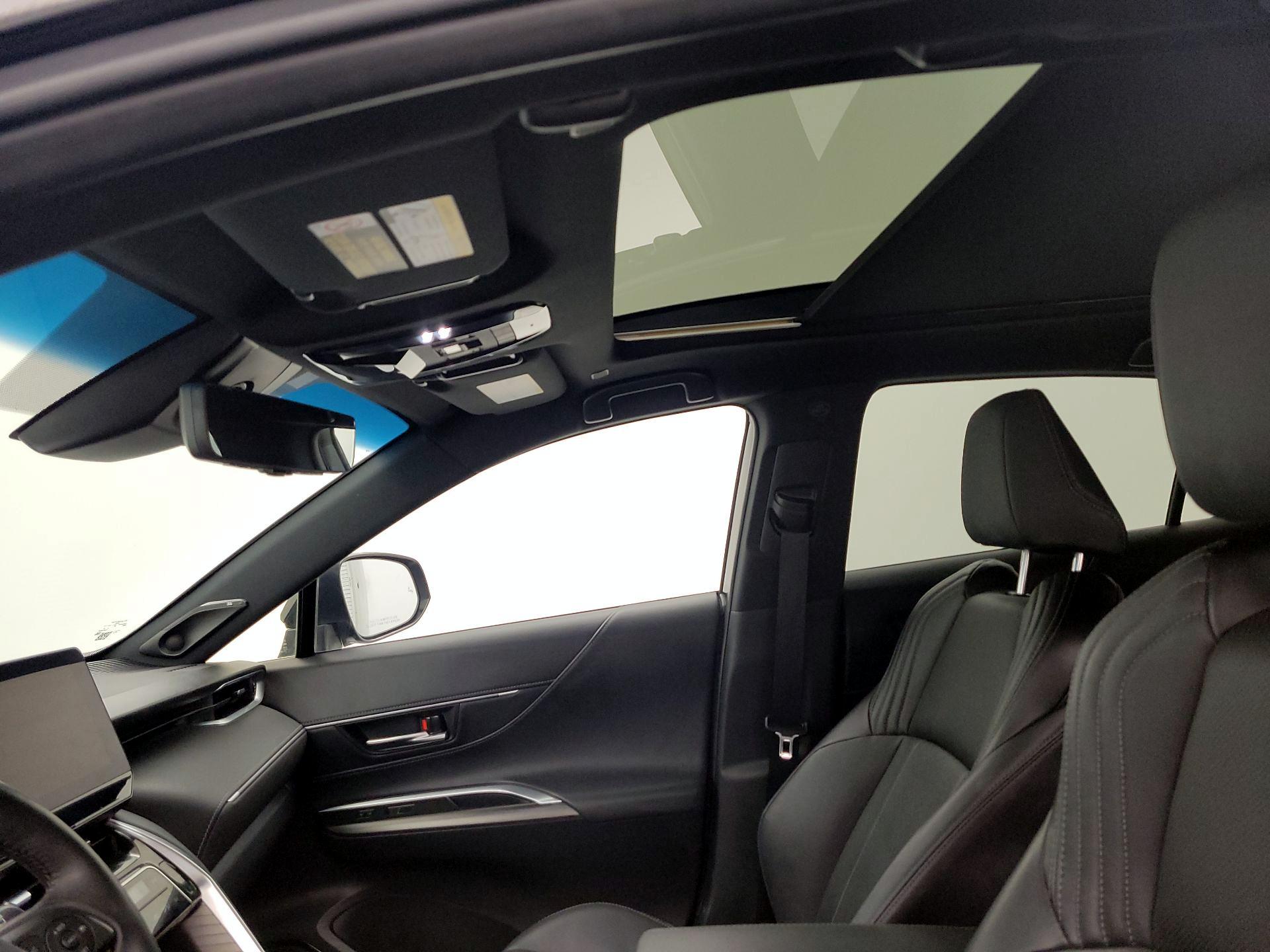 Thumbnail: 2023 Toyota Venza - 20