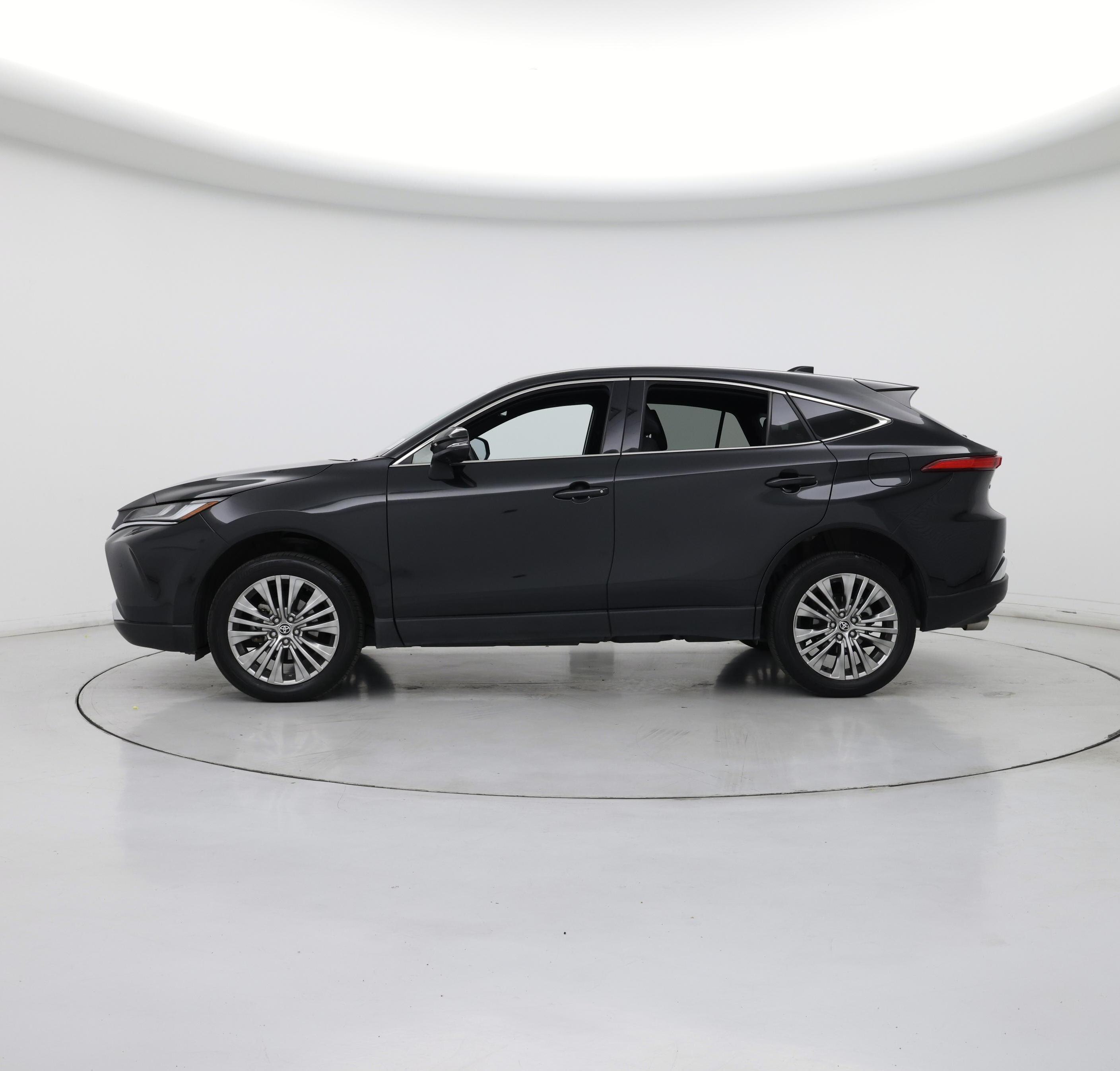 Thumbnail: 2023 Toyota Venza - 3